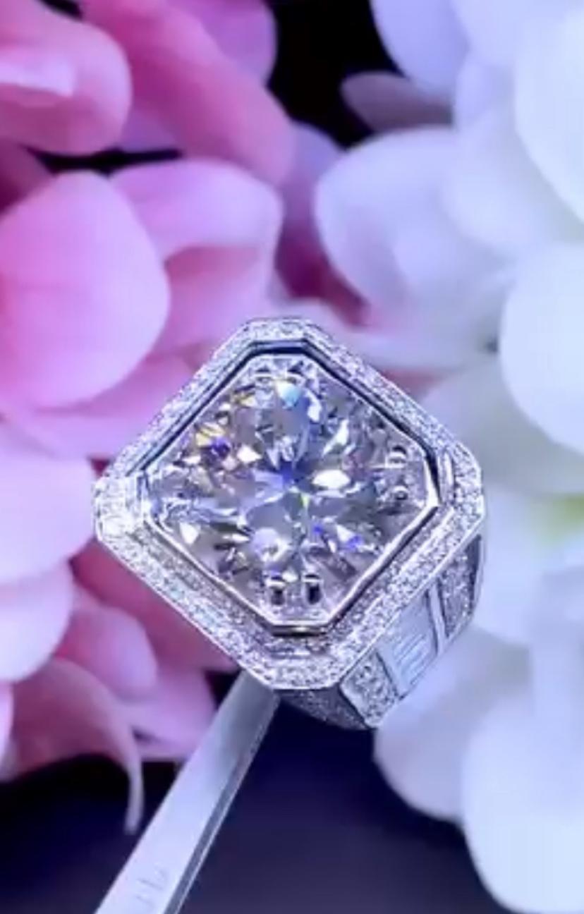 Turning dreams into reality. This magnificent 9,00 carat Natural Diamond is a epitome of luxury opulence.
Possessing such treasures is a blessing , is a symbol of unimaginable wealth and beauty , and is also precious heritage to be cherished and