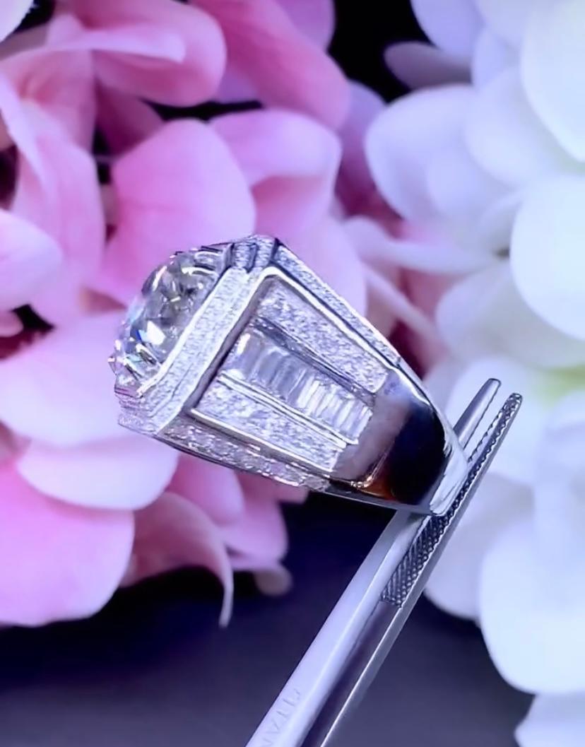 IGI Certified 9.00 Carats Diamond 18K Gold Unisex Ring For Sale 2