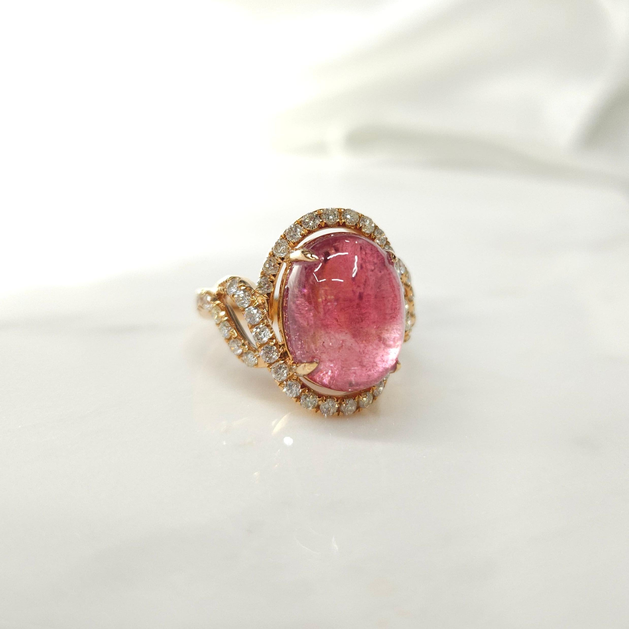 Oval Cut IGI Certified  9.10 Carat Rubellite Tourmaline & Diamond Ring in 18K Rose Gold For Sale