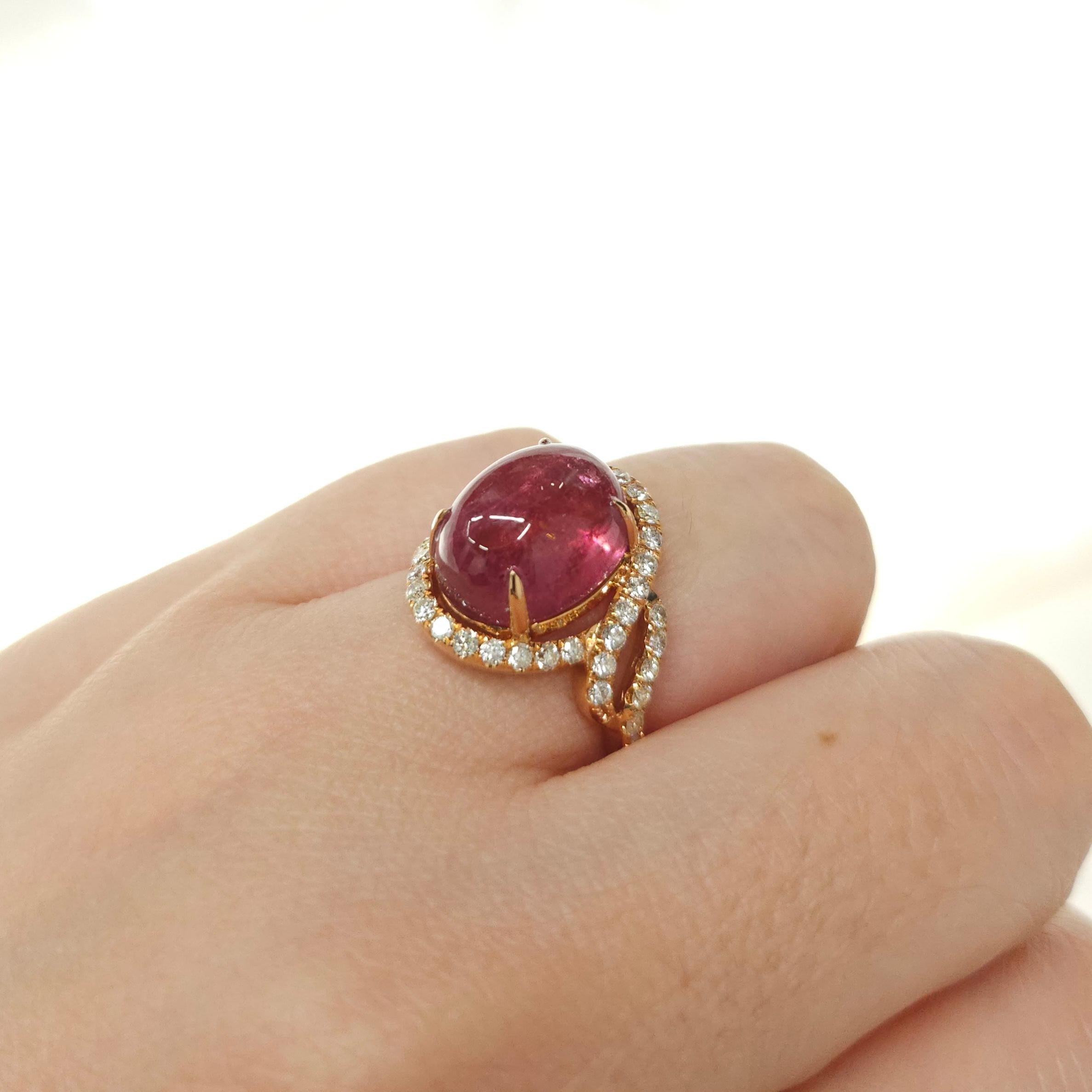 Women's IGI Certified  9.10 Carat Rubellite Tourmaline & Diamond Ring in 18K Rose Gold For Sale