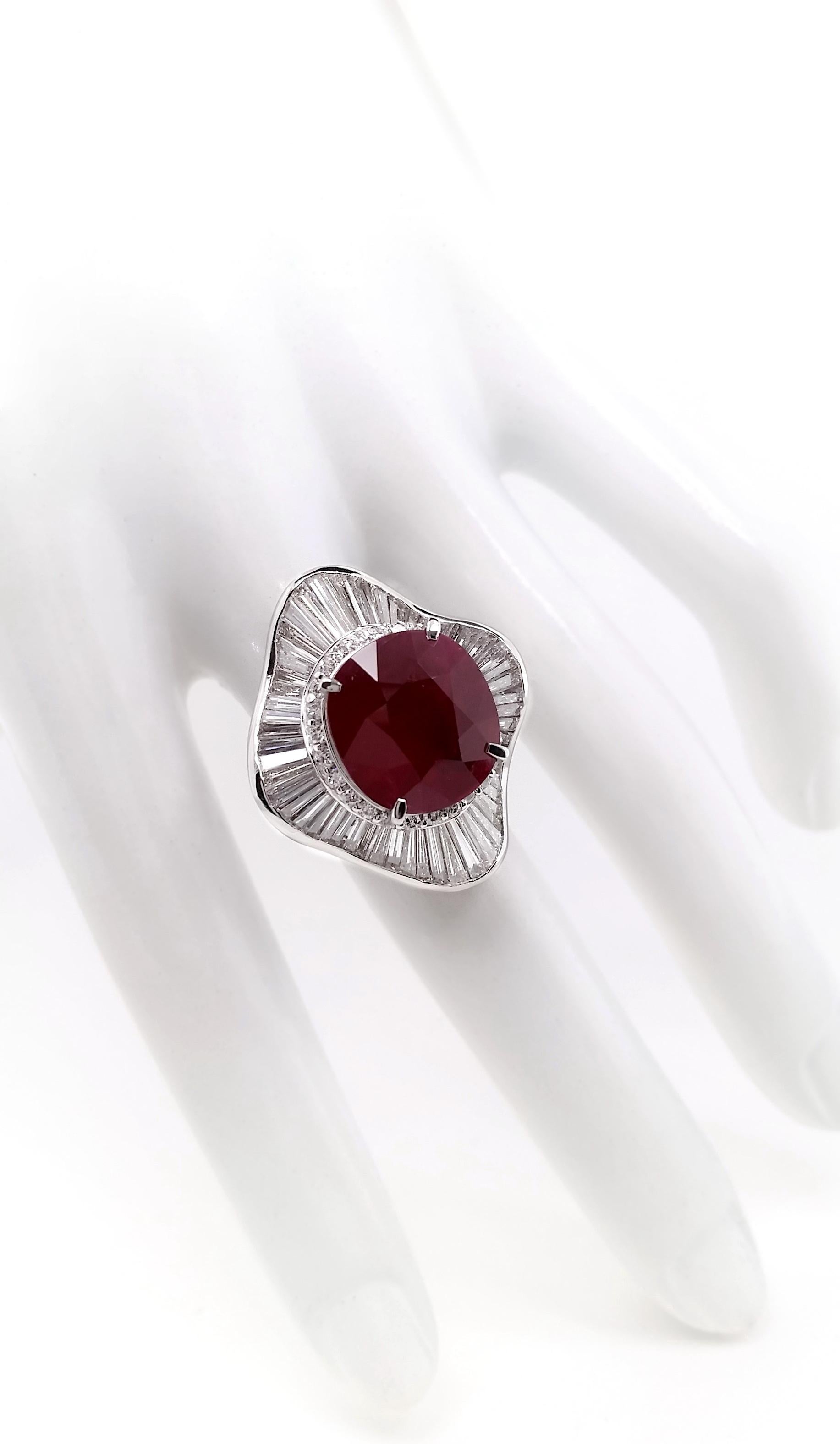 Women's or Men's IGI Certified 9.39ct Natural Burma Ruby and 3.93ct Natural Diamond Platinum Ring For Sale