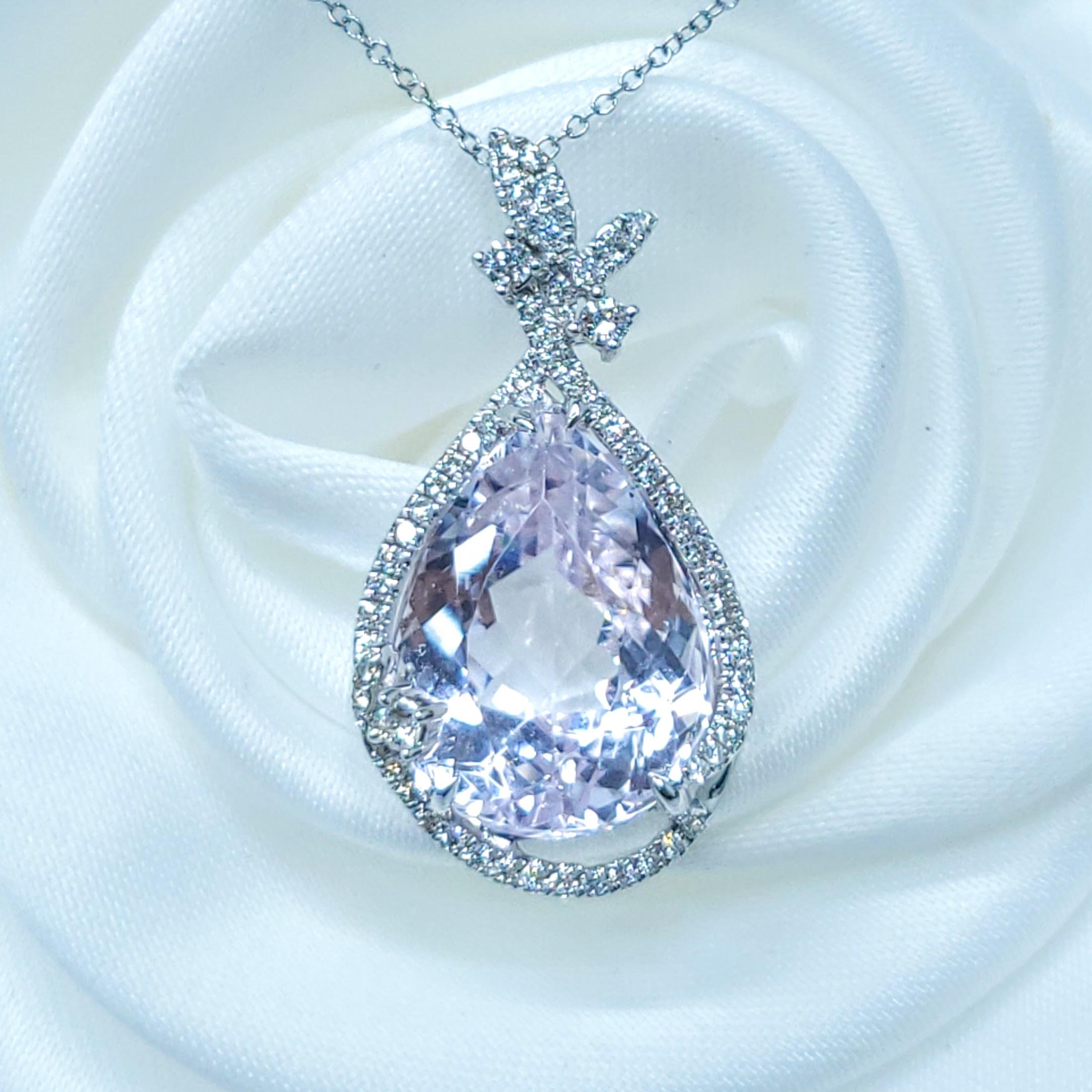 IGI-zertifizierter 9,76 Karat Kunzit- und Diamant-Anhänger aus 18 Karat Weißgold im Angebot 1