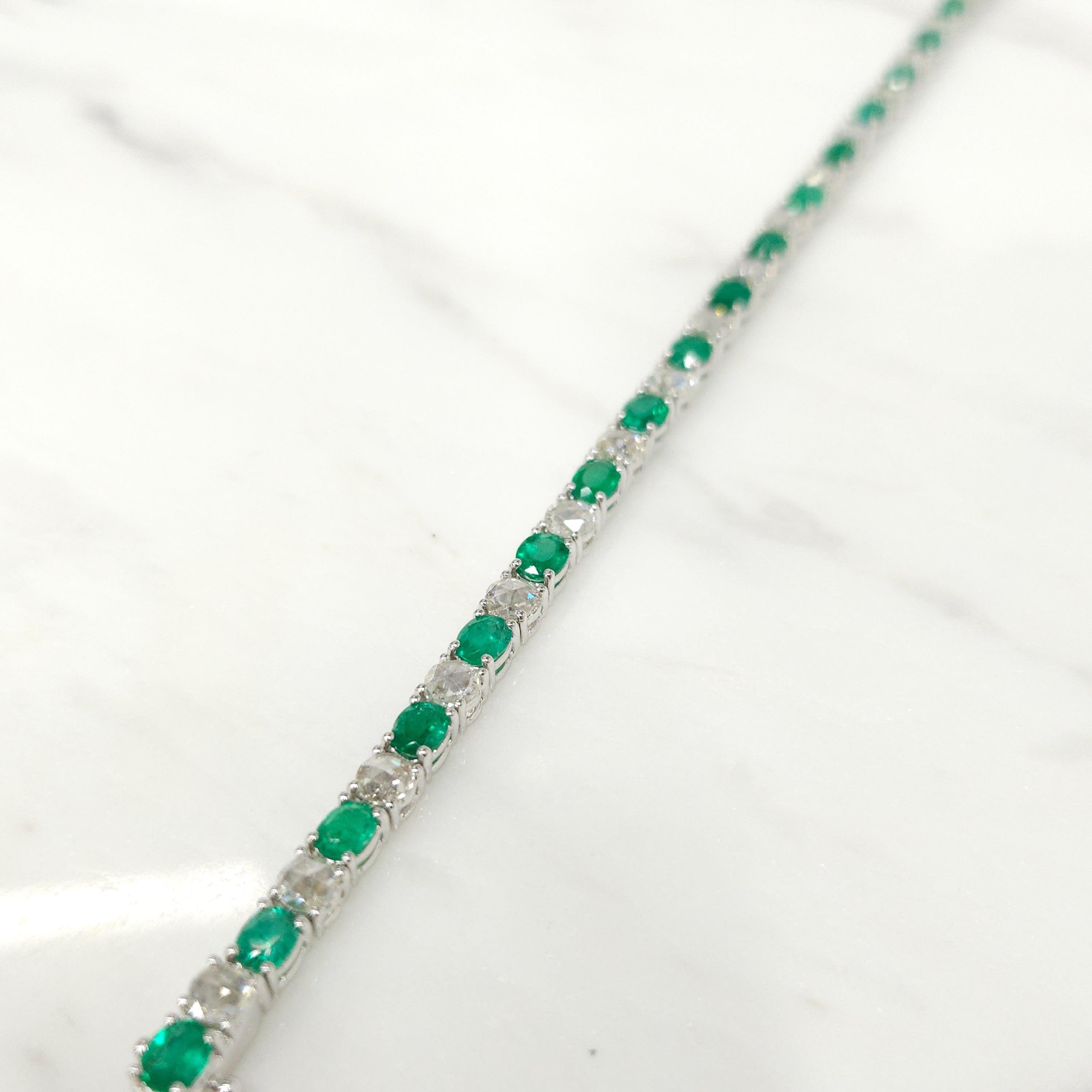 Moderno Bracciale alternato con smeraldo da 3,76 carati e diamante da 2,37 carati in oro 18 carati certificato IGI in vendita