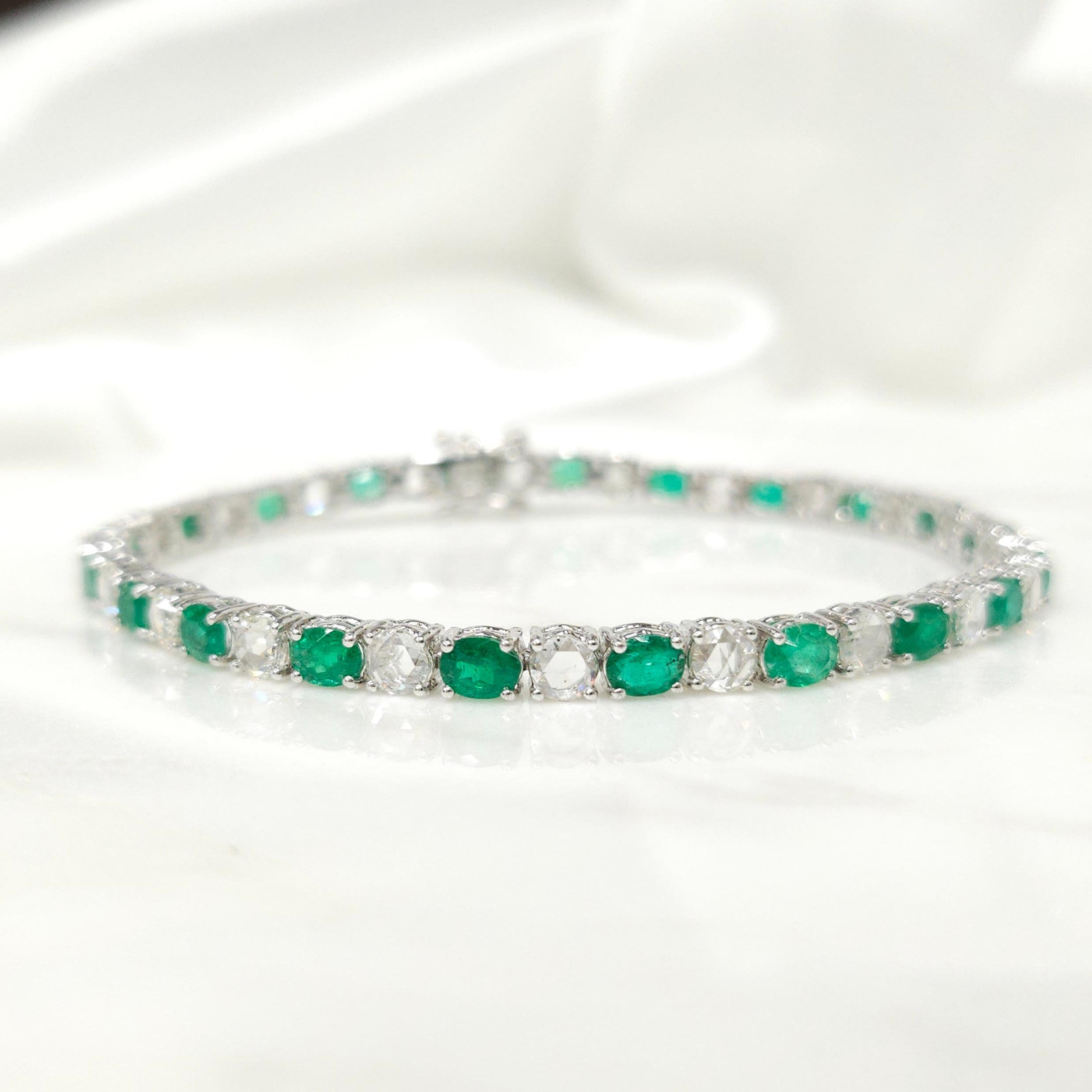 Donna Bracciale alternato con smeraldo da 3,76 carati e diamante da 2,37 carati in oro 18 carati certificato IGI in vendita