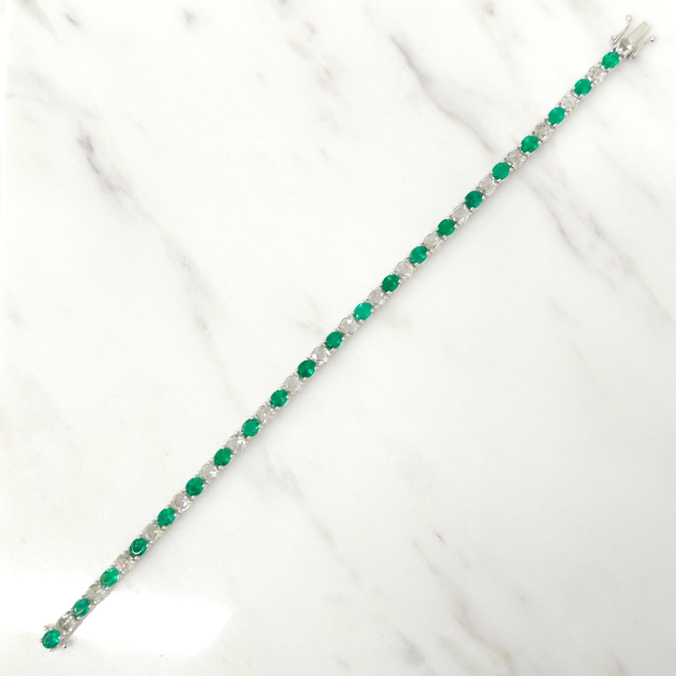 Bracciale alternato con smeraldo da 3,76 carati e diamante da 2,37 carati in oro 18 carati certificato IGI in vendita 1