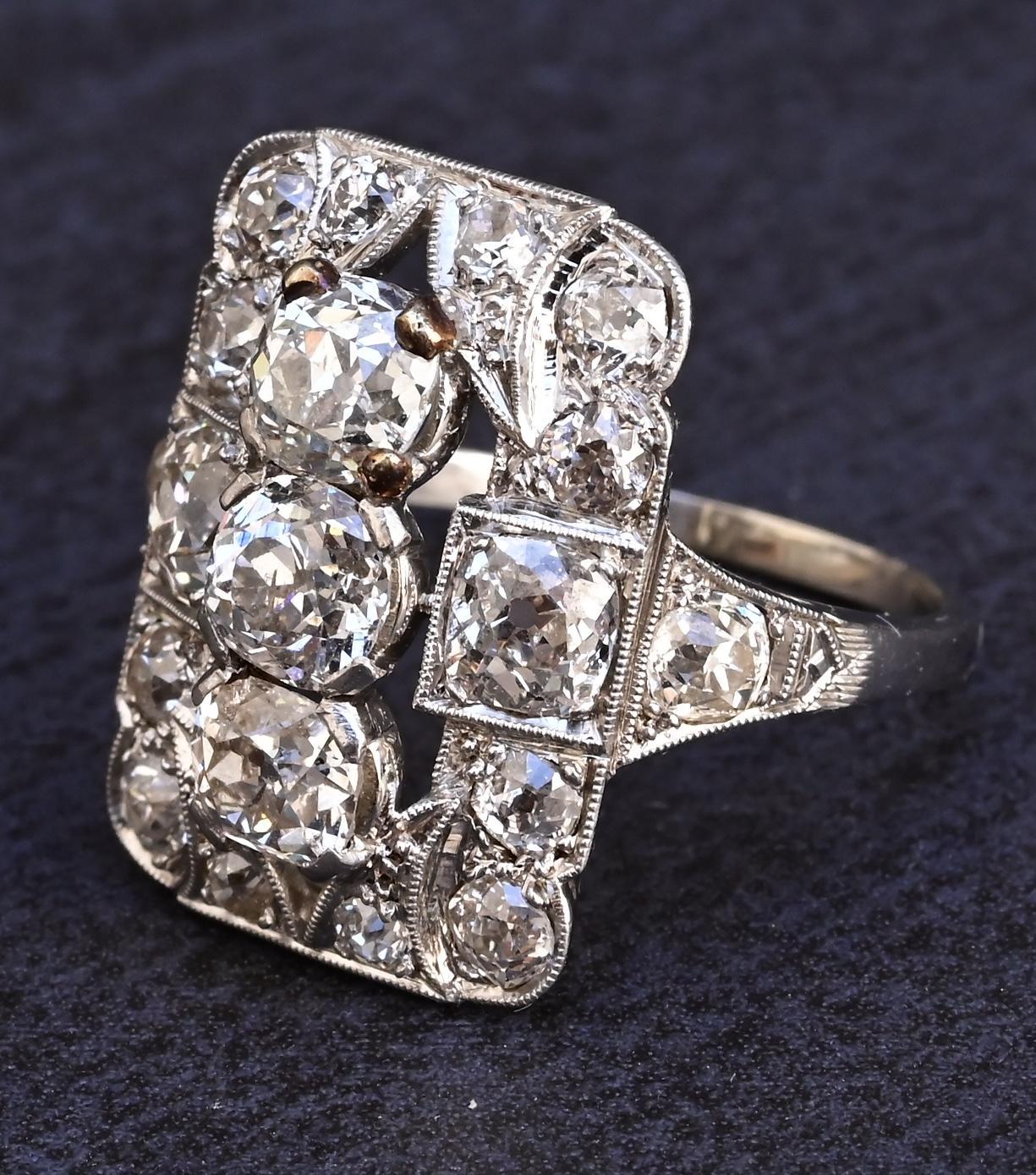 IGI Certified Antique Platinum Art Deco Ring with 4.28 Carats Natural Diamonds en venta 2