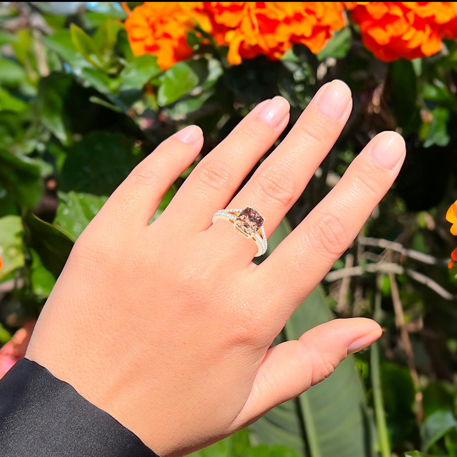Contemporary IGI Certified Brown Diamond Ring Diamond Setting 3.35 Carats 18K Rose Gold For Sale