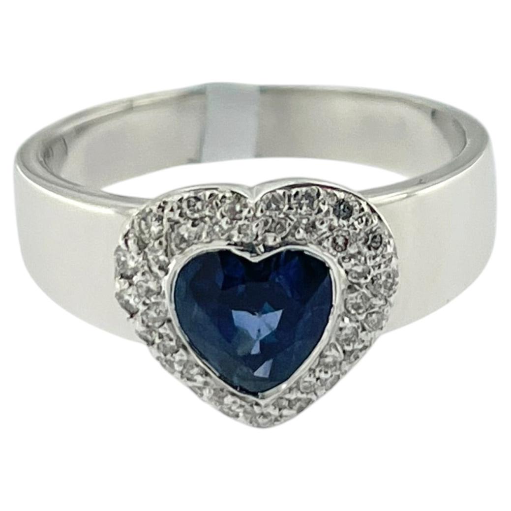 IGI Certified Cocktail Ring White Gold with Sapphire and Diamonds For Sale