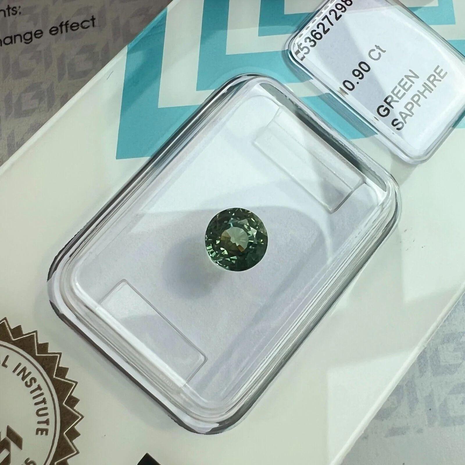 IGI Certified Colour Change Green Sapphire 0.90ct Untreated Round Cut Unheated In New Condition For Sale In Birmingham, GB