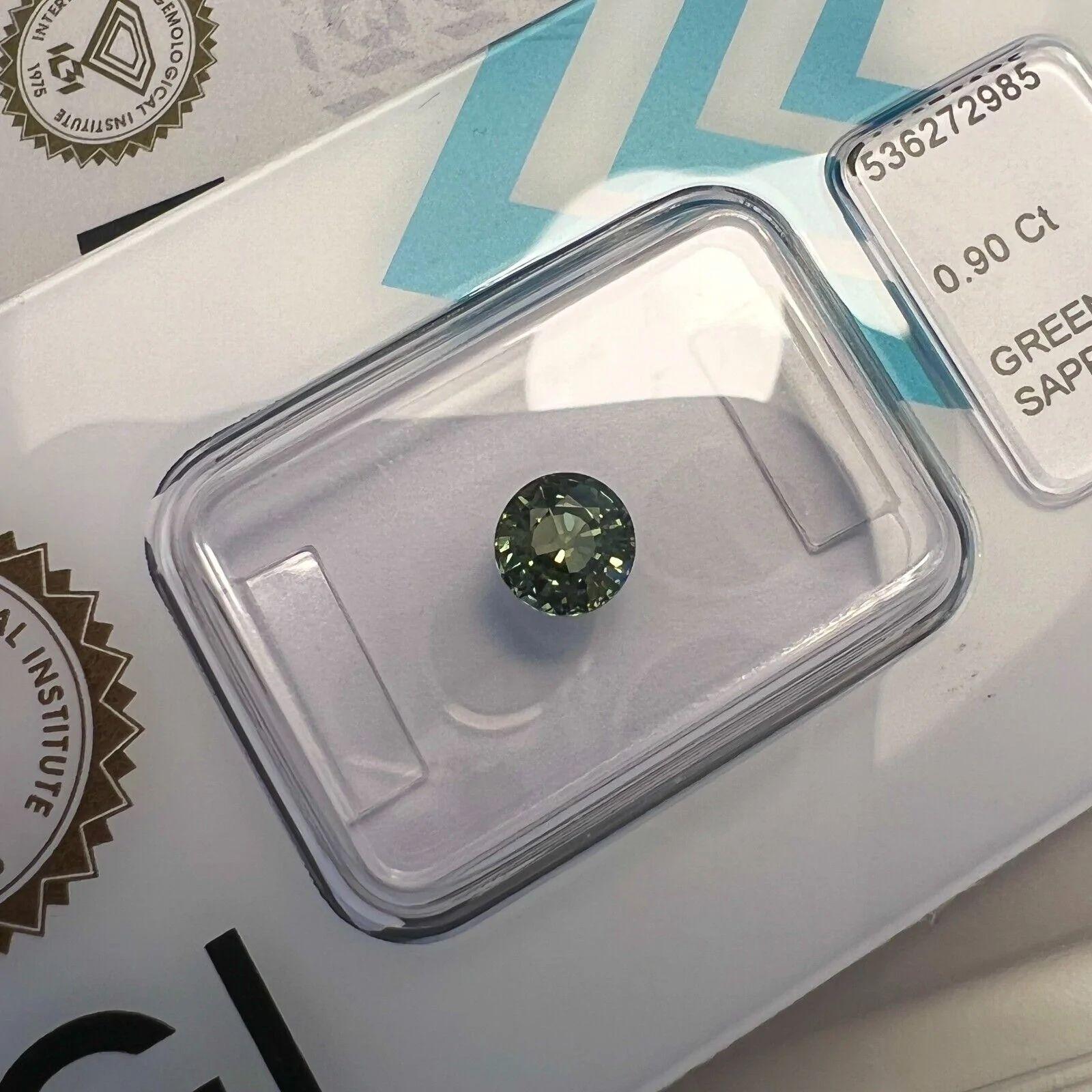 IGI Certified Colour Change Green Sapphire 0.90ct Untreated Round Cut Unheated For Sale 4
