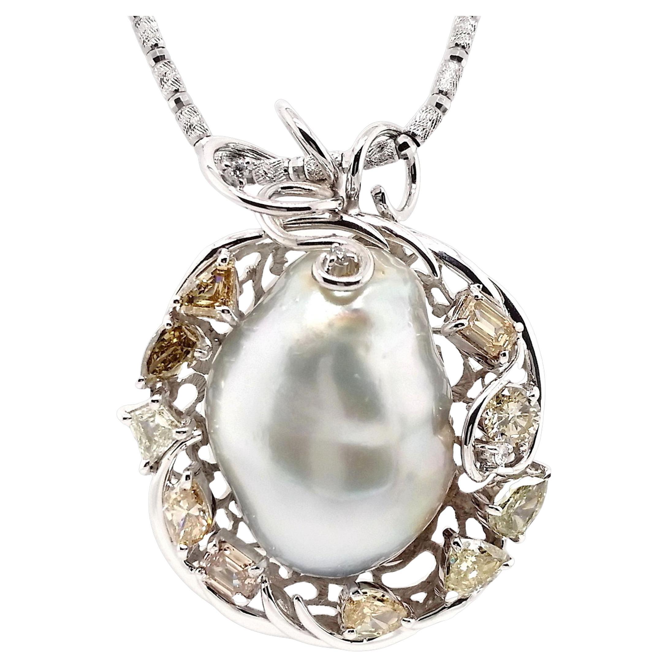 Collier en or blanc 18 carats avec perles de culture certifiées IGI et diamants naturels de 3,21 carats en vente