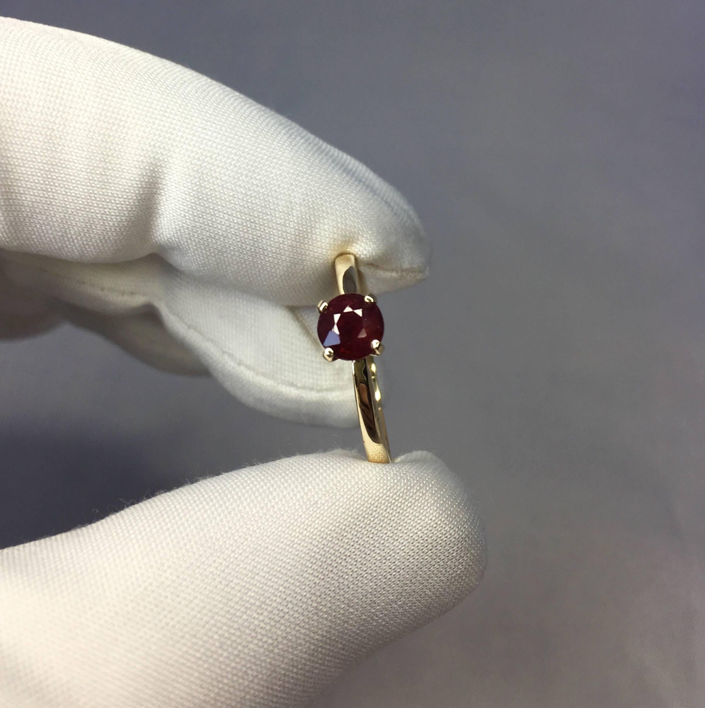 Beautiful deep red ruby in a 'Tiffany' style solitaire ring.

0.85 carat stone with stunning deep red colour and very good clarity, some inclusions visible when looking closely but not a dirty stone.

Comes with IGI Antwerp report confirming stone