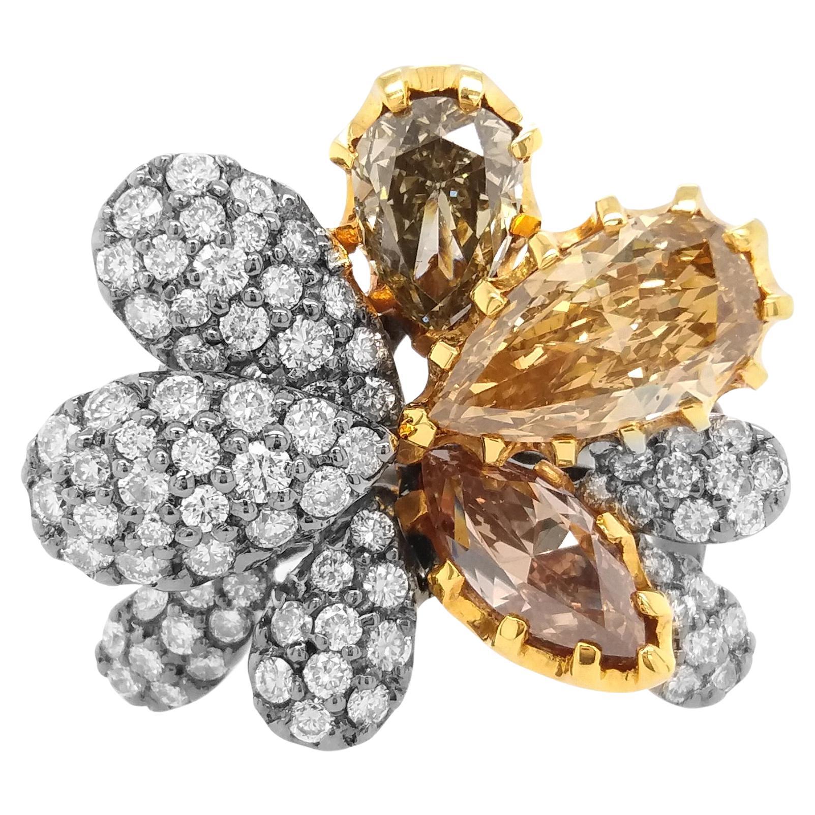 IGI Certified Fancy Color Diamond 18k Gold Cocktail Ring For Sale