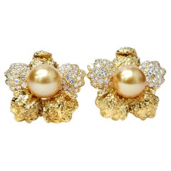Boucles d'oreilles en or jaune 18 carats avec diamants et perles des mers du Sud certifiées IGI