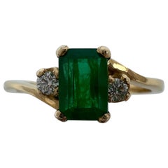 IGI Certified Green Emerald and Diamond Three-Stone Trilogy Yellow Gold Ring