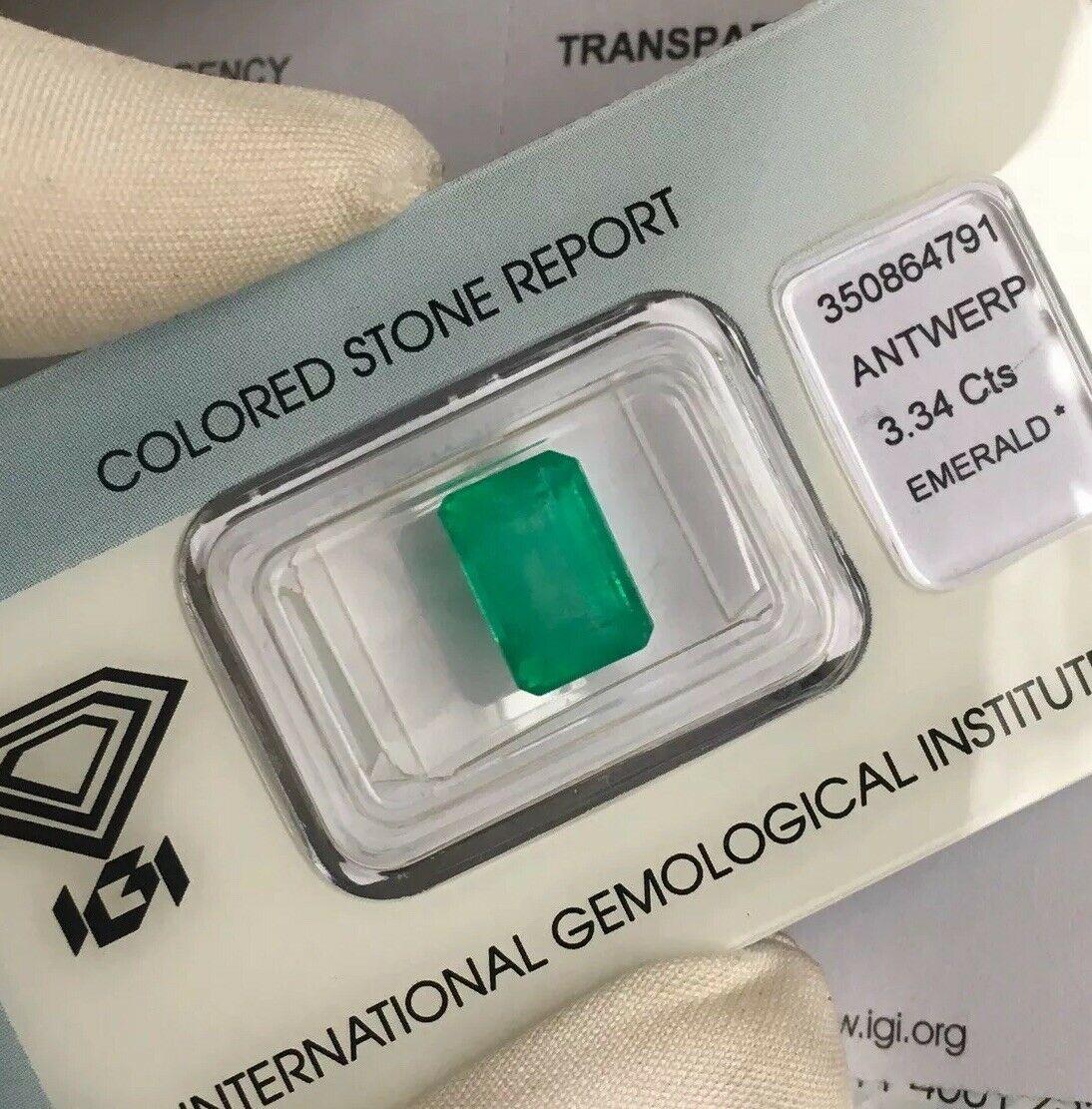 Natural loose Colombian emerald.
3.34 carat stone, with a stunning deep green colour. 

Fully certified by IGI in Antwerp, one of their best and most well equipped gem labs.

Has a very good emerald cut with an ideal polish to show great shine and