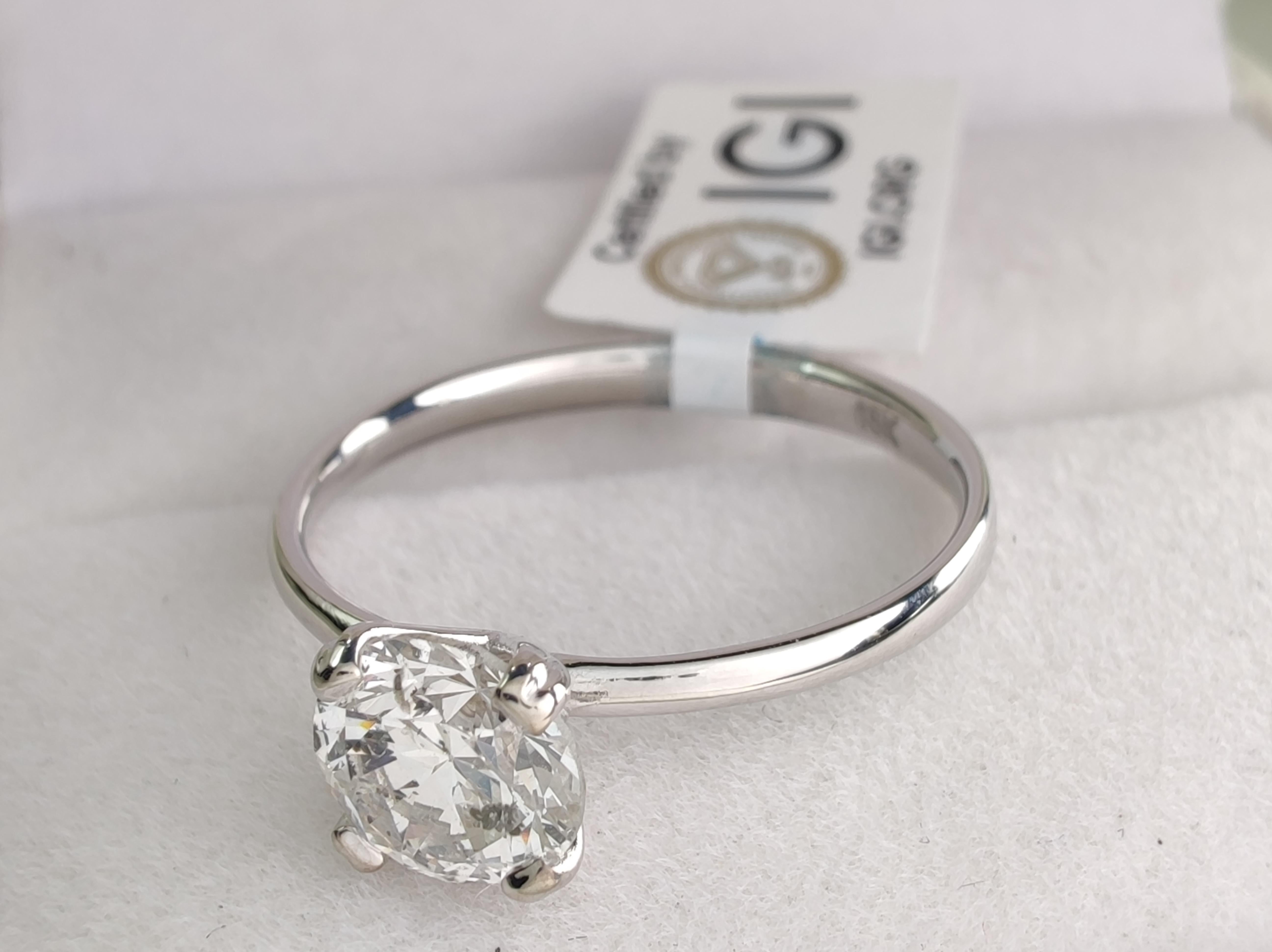 Anillo solitario de compromiso con diamante natural certificado IGI de 1,05 ct en oro blanco de 18 quilates en venta 6