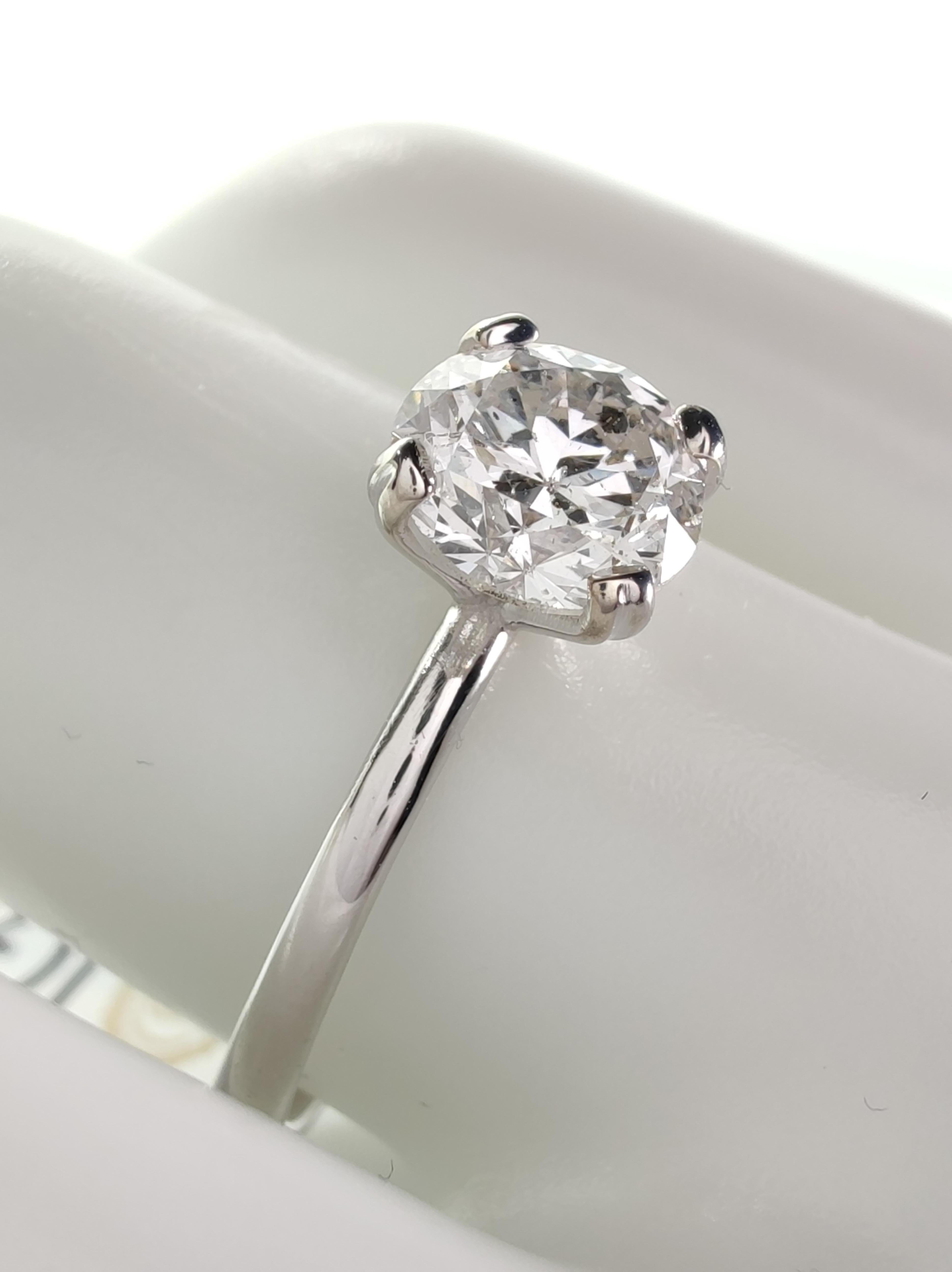 Anillo solitario de compromiso con diamante natural certificado IGI de 1,05 ct en oro blanco de 18 quilates Corte brillante en venta