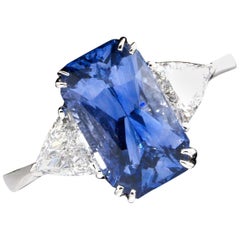 IGI Certified Natural Ceylon Sapphire Diamond Ring, 18 Karat