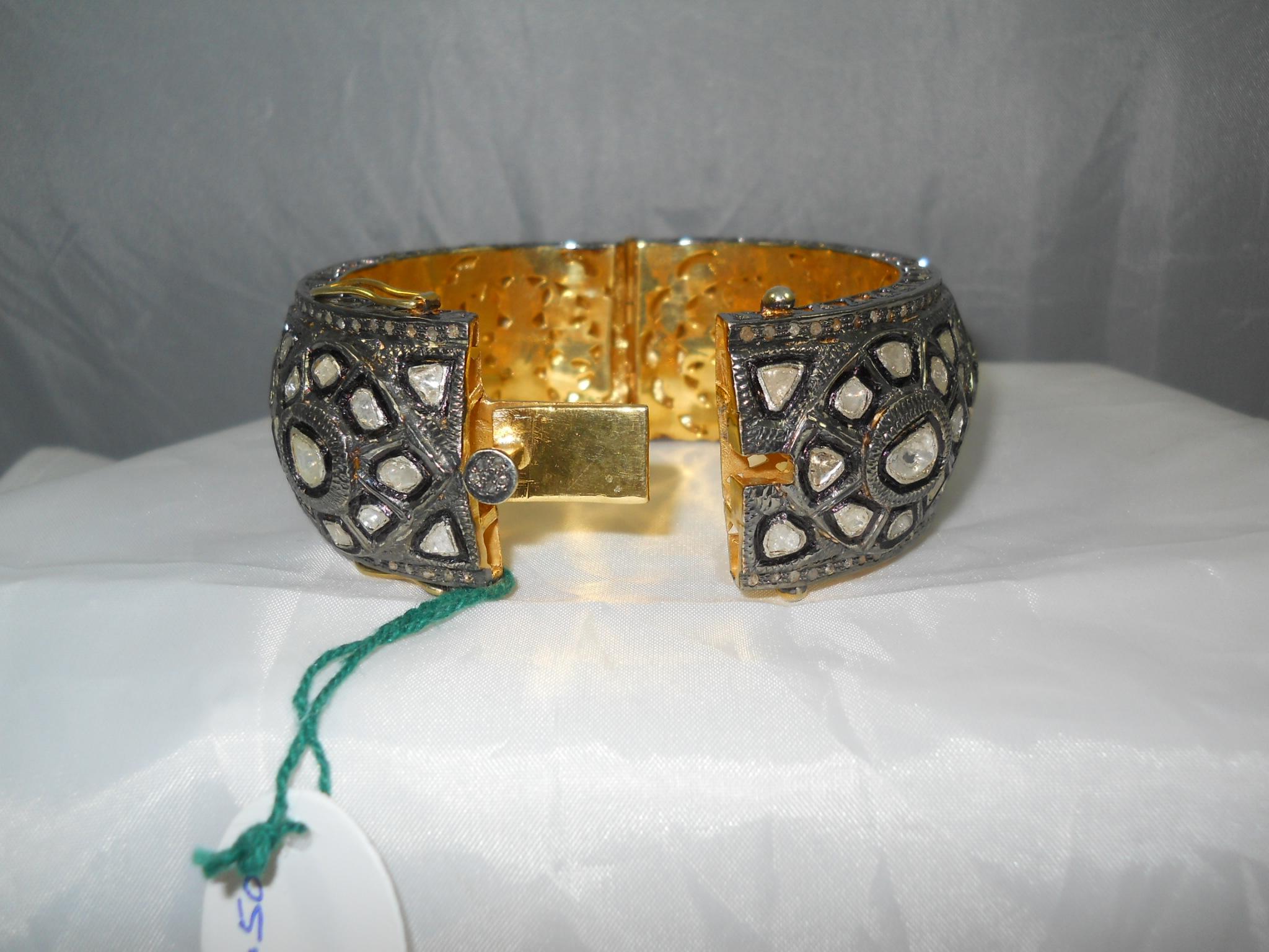 IGI certified natural Diamond sterling silver bracelet with Yellow Gold plating In New Condition For Sale In Delhi, DL