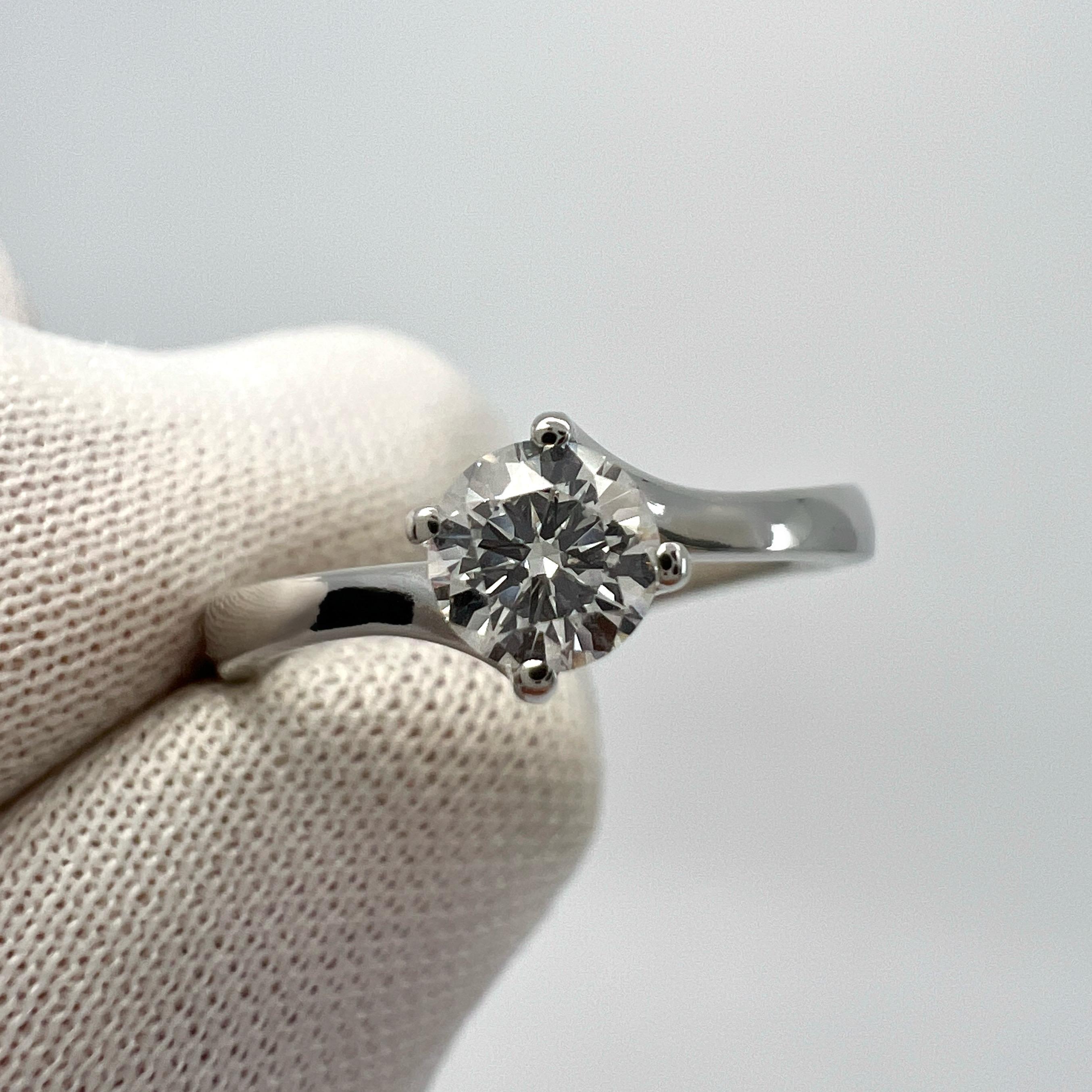 IGI Certificado Diamante Natural Redondo D Flawless Anillo Solitario de Platino 950 en venta 5
