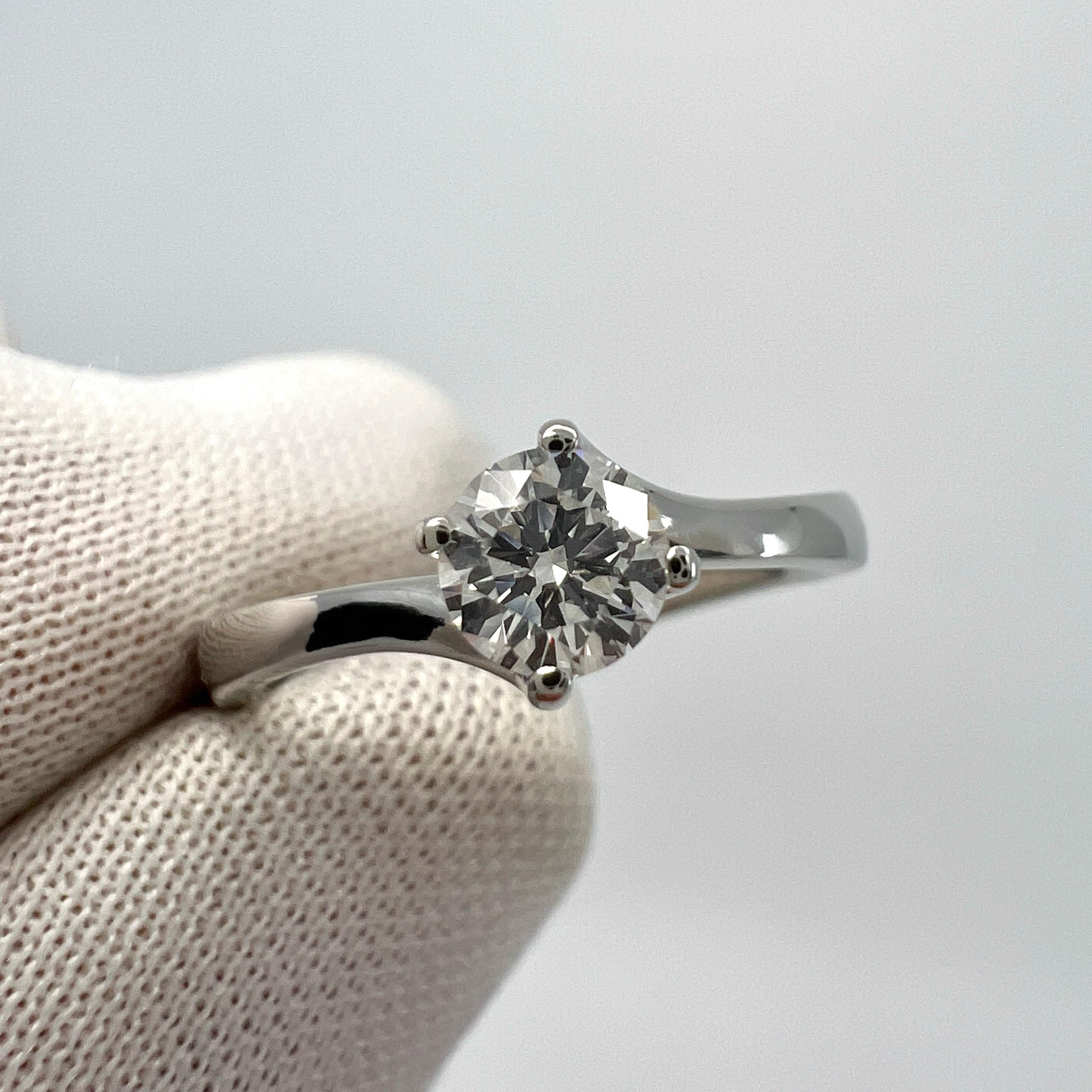IGI Certificado Diamante Natural Redondo D Flawless Anillo Solitario de Platino 950 en venta 7