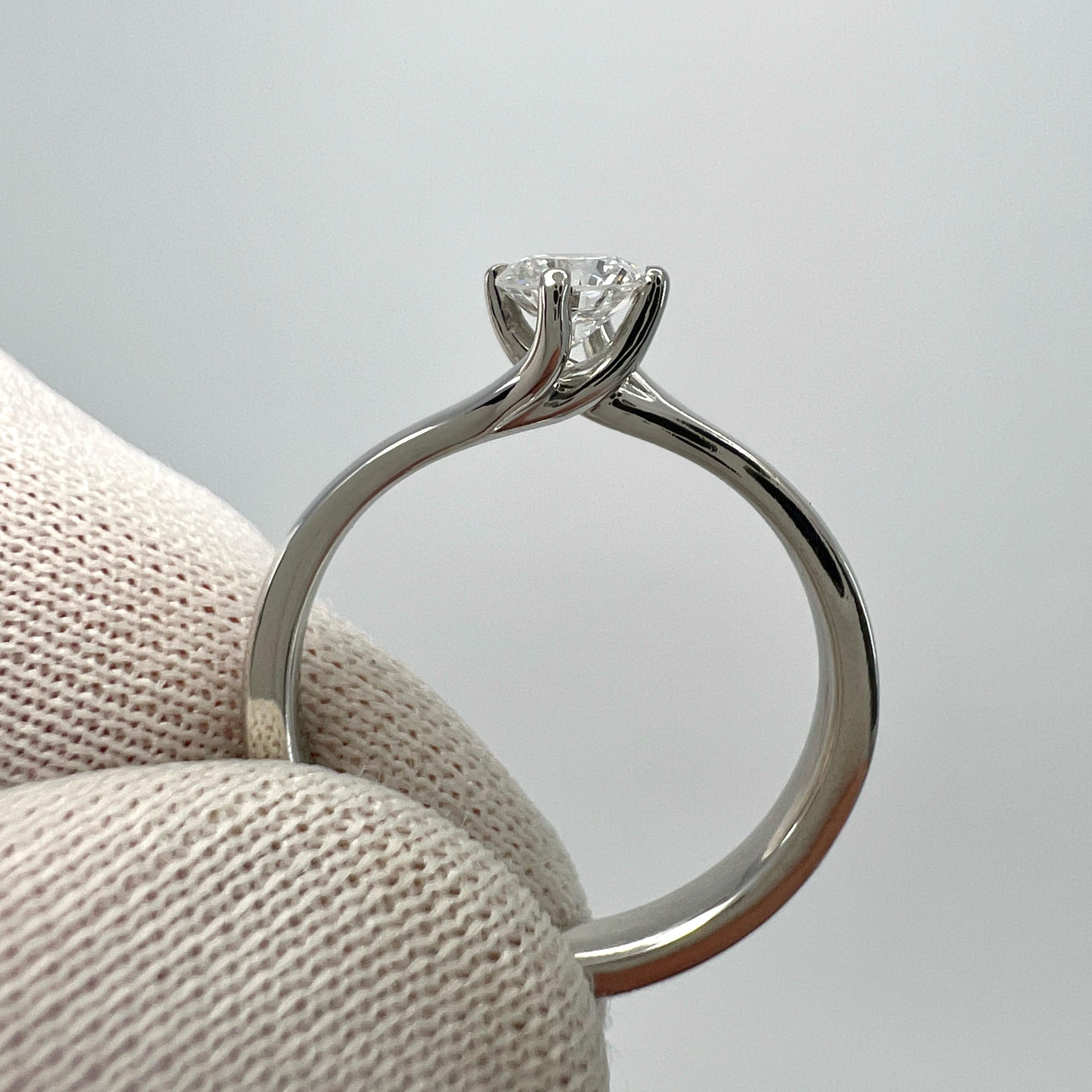 IGI Certificado Diamante Natural Redondo D Flawless Anillo Solitario de Platino 950 en venta 2