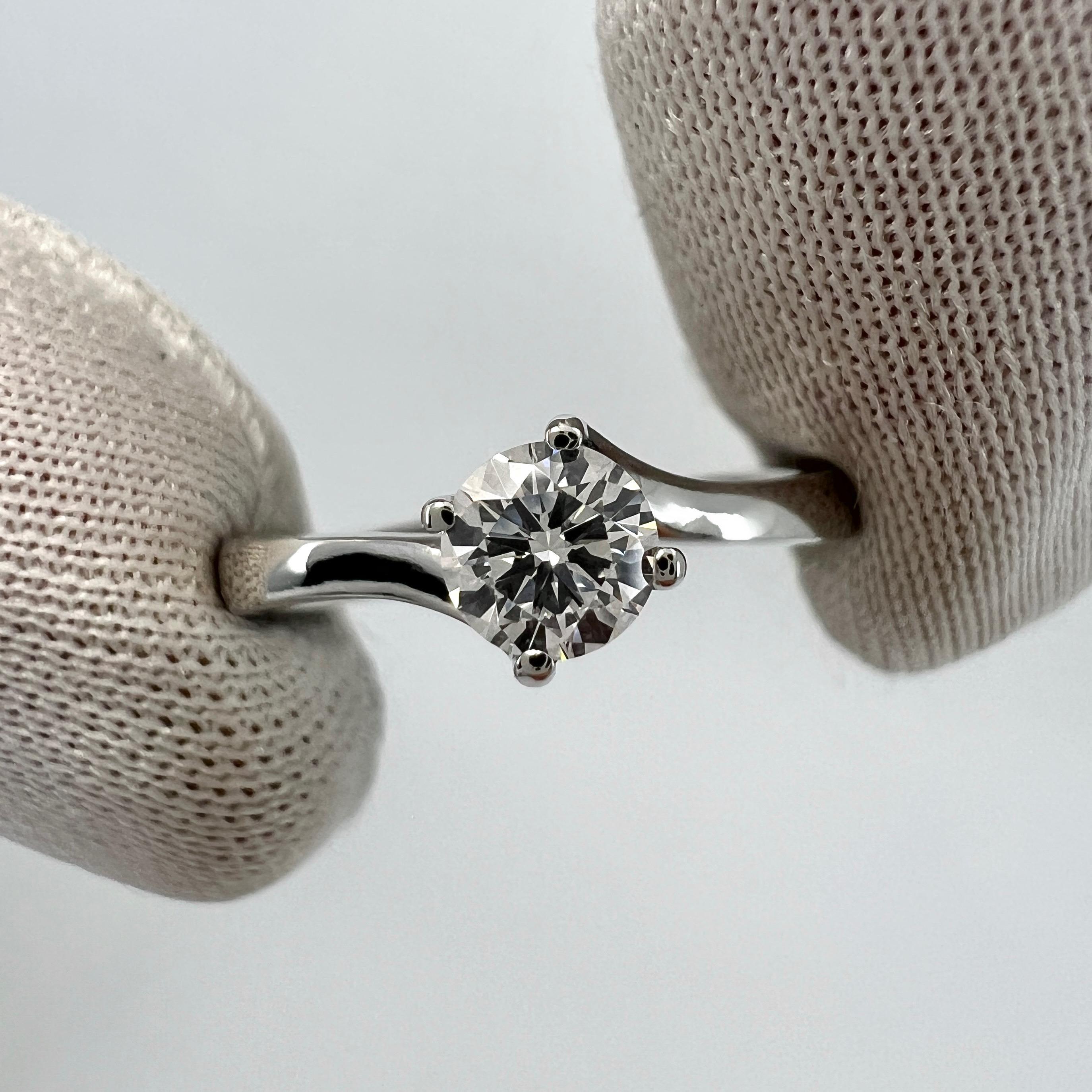 IGI Certificado Diamante Natural Redondo D Flawless Anillo Solitario de Platino 950 en venta 4