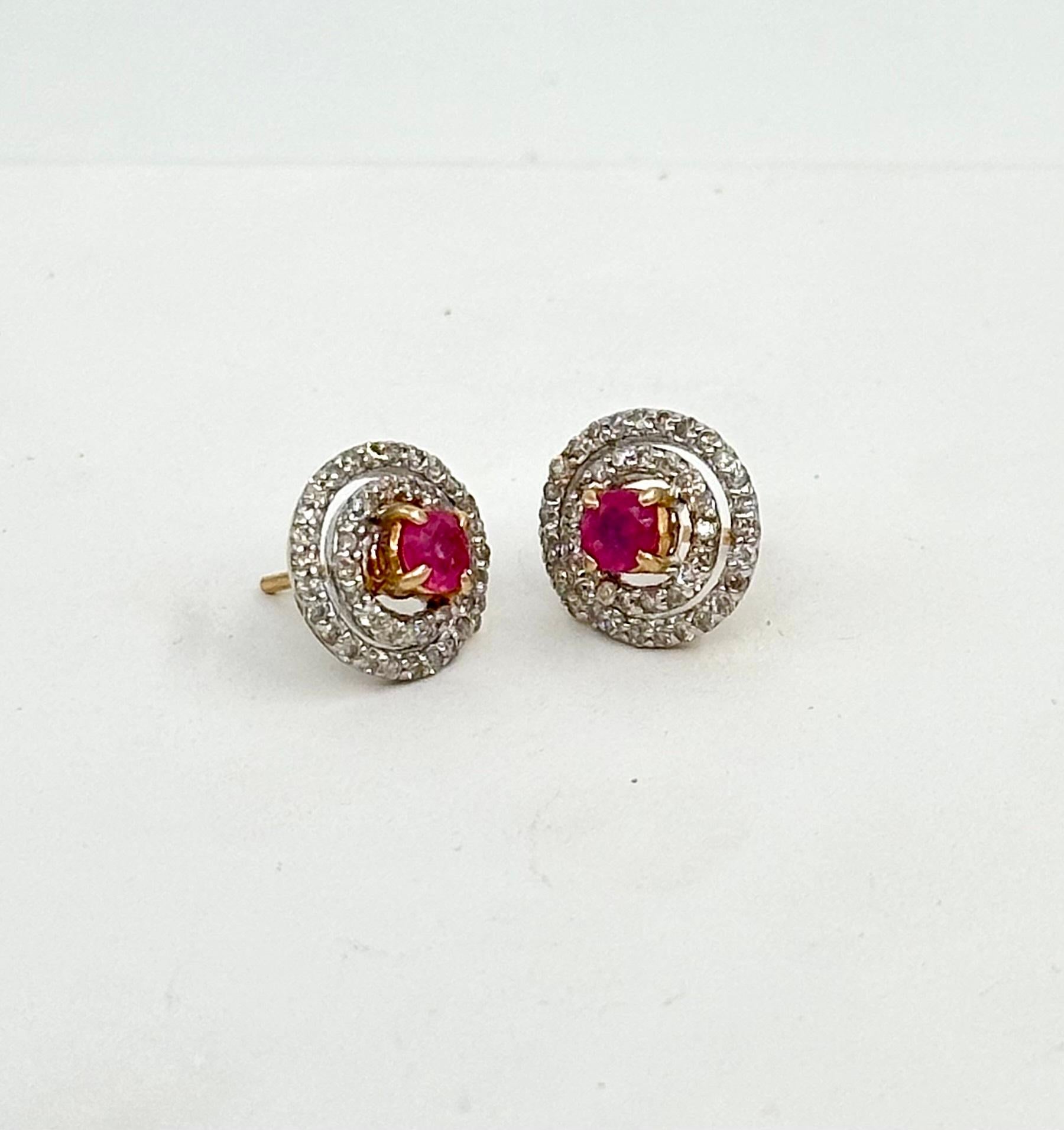 Contemporary IGI certified Natural ruby brilliant cut diamond 14K gold stud round earrings For Sale