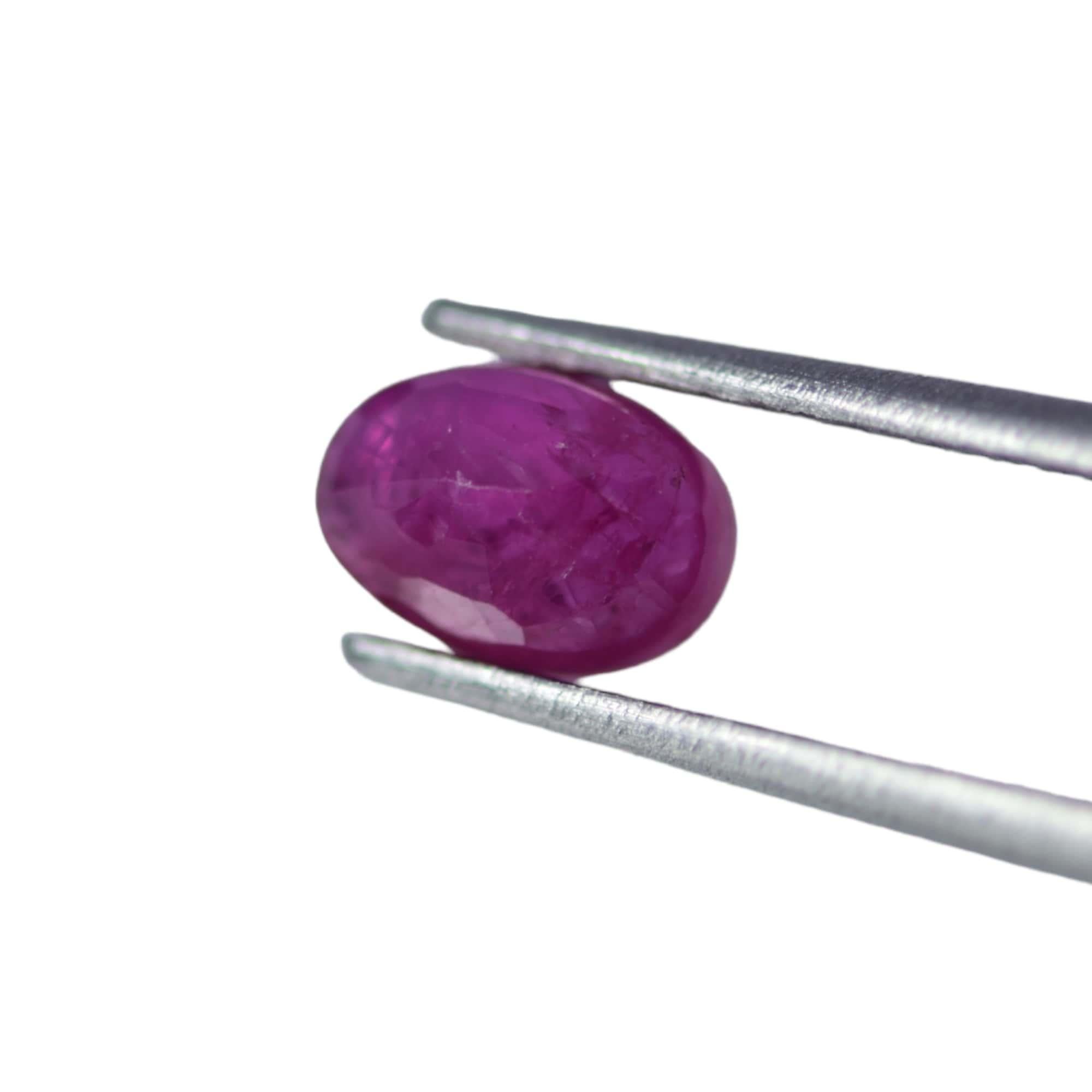 Oval Cut IGI Certified Natural Ruby of 1.28 Carat For Sale