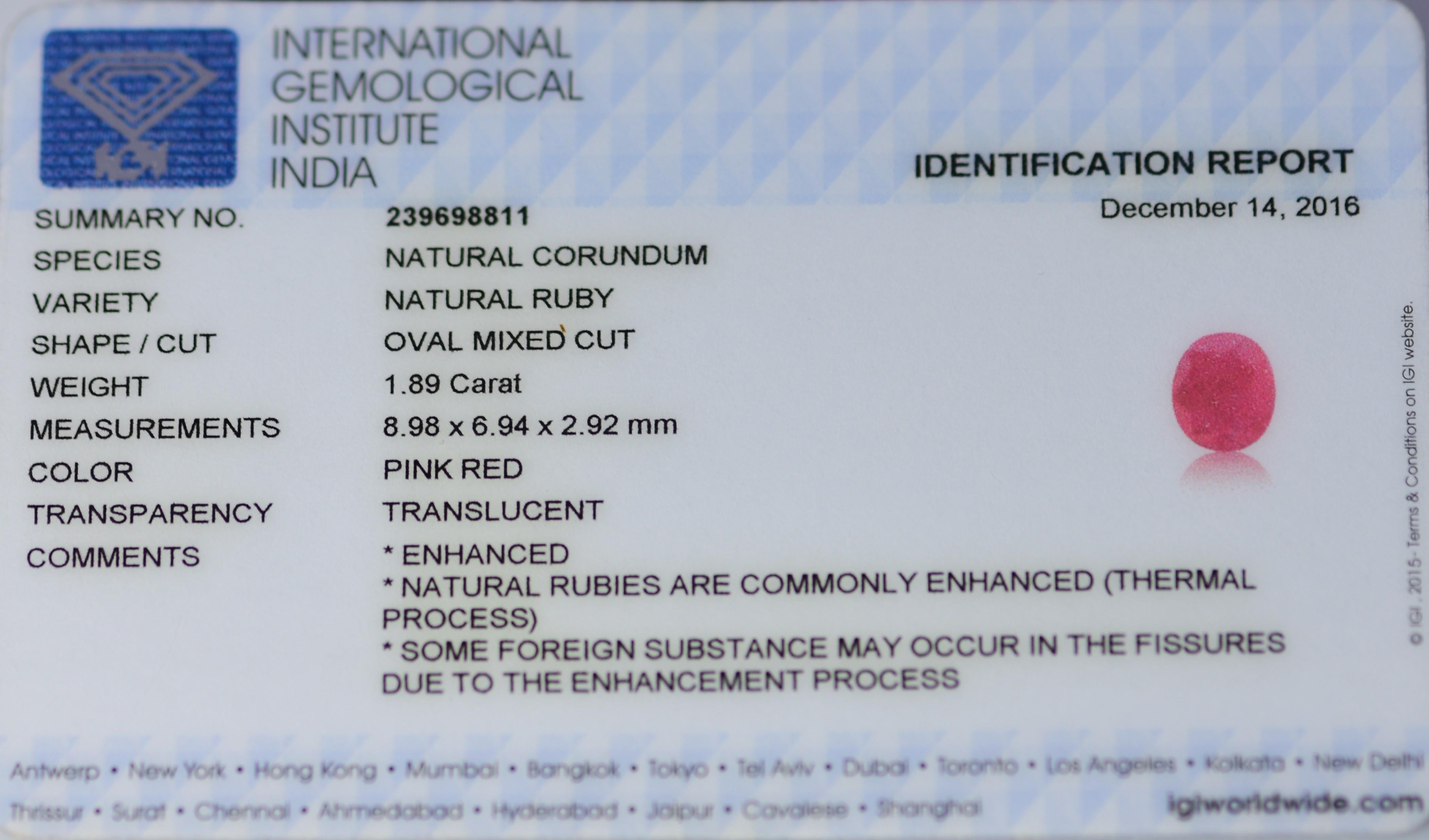 Women's or Men's IGI Certified Natural Ruby of 1.89 Carat For Sale