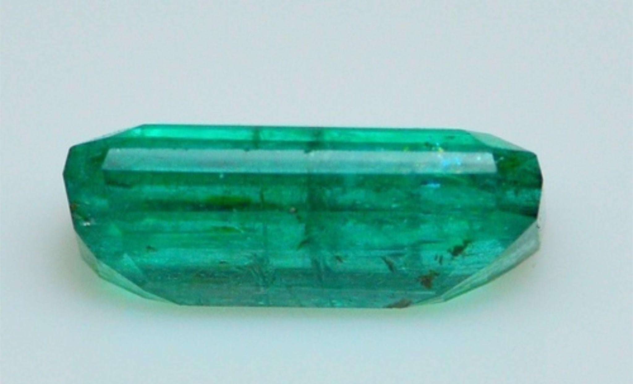 emerald in natural form