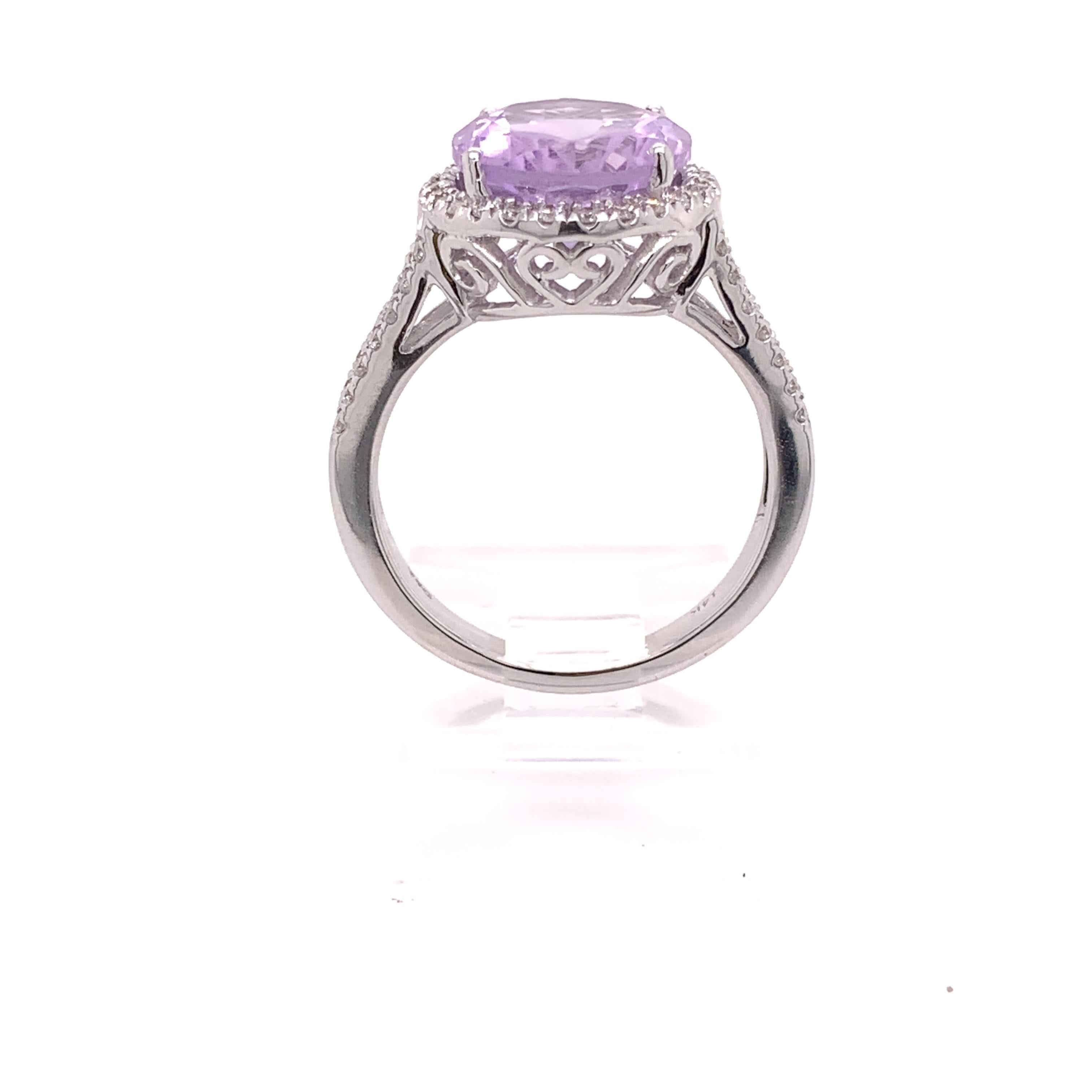 Oval Cut IGI Certified Oval Amethyst and Diamond 14k White Gold Halo Ring For Sale