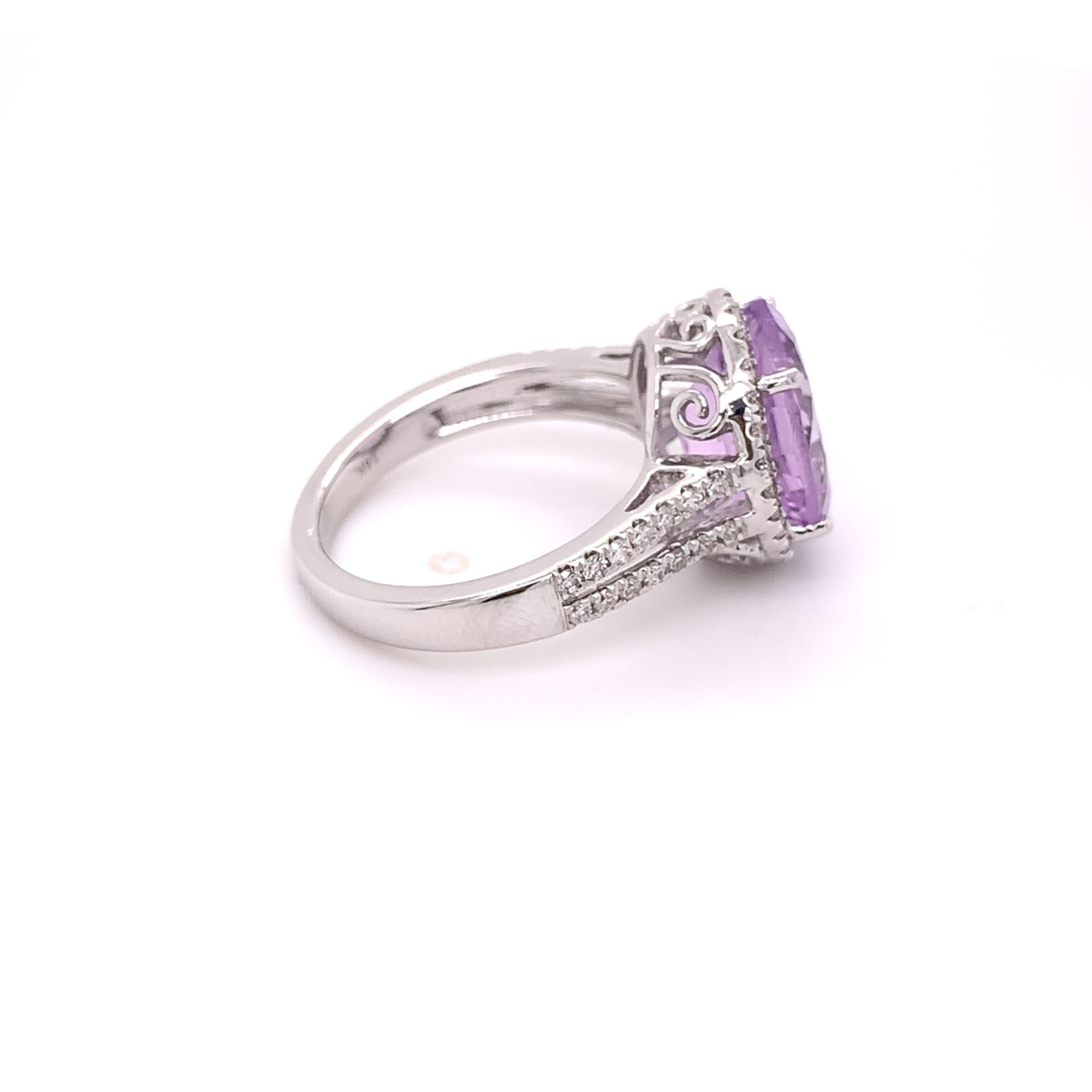 IGI Certified Oval Amethyst and Diamond 14k White Gold Halo Ring In New Condition For Sale In Houston, TX