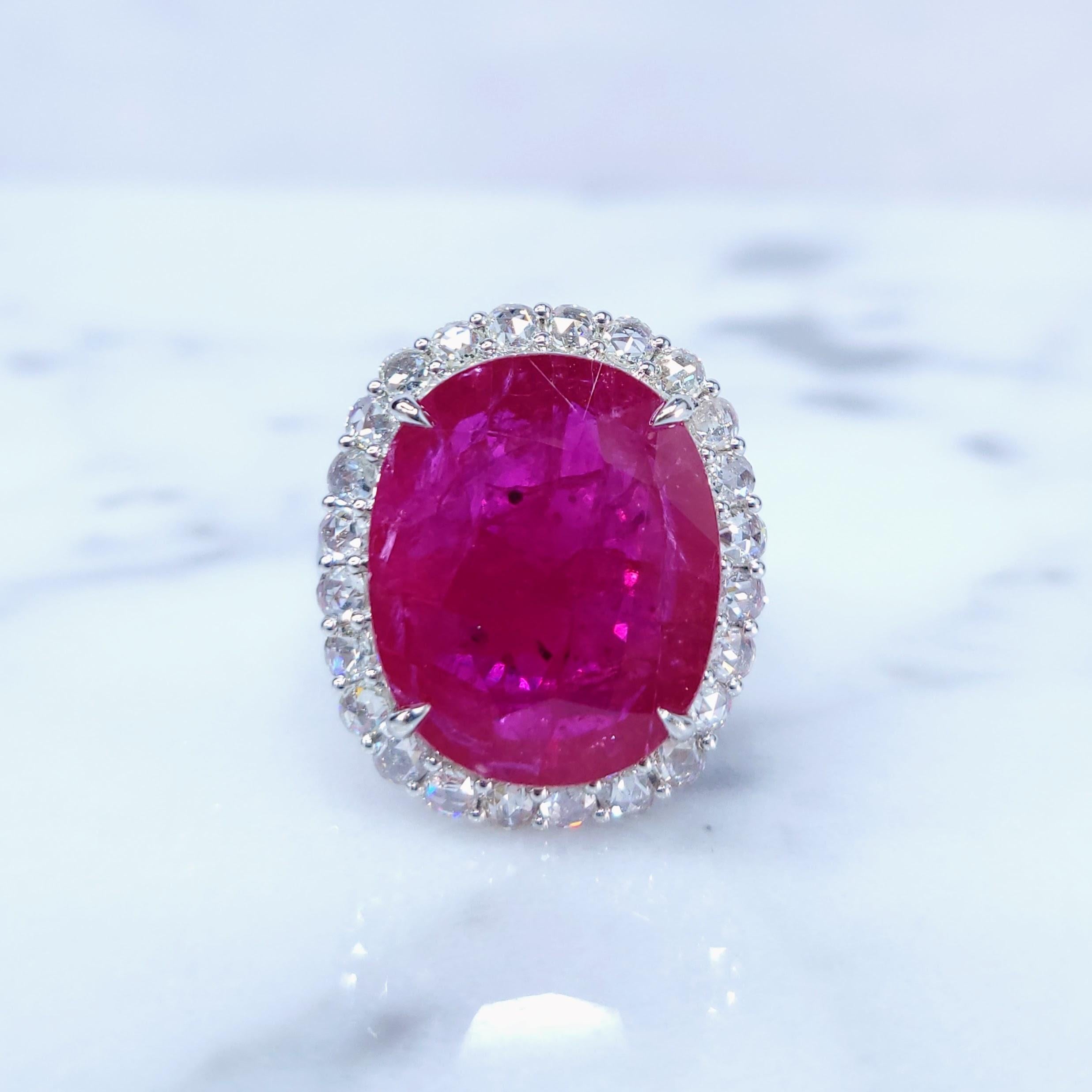 IGI-zertifizierter seltener 11,33 Karat Rubin- und Diamantring aus 18 Karat Weißgold Damen im Angebot