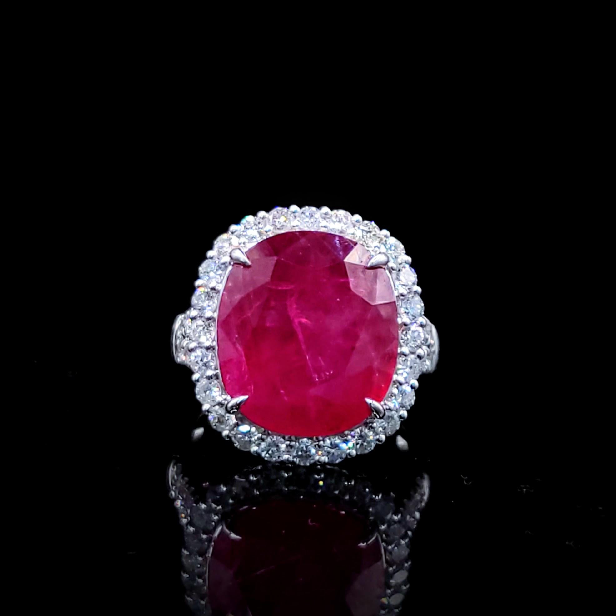 IGI-zertifizierter seltener 11,96 Karat Rubin- und Diamantring aus 18 Karat Weißgold im Angebot 5