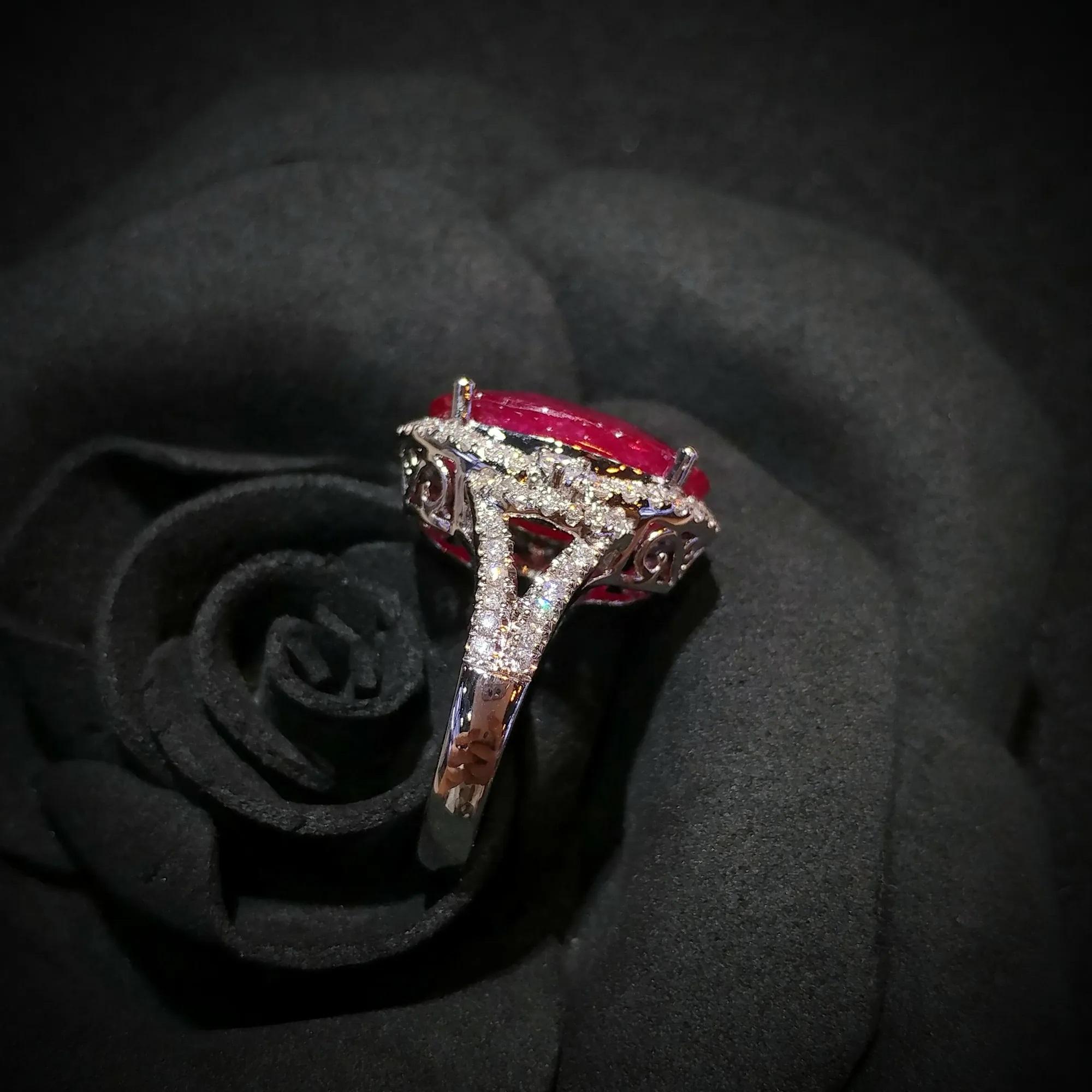 IGI Certified Rare 14.13 Carat Burma Ruby & Diamond Ring in 18K White Gold For Sale 5