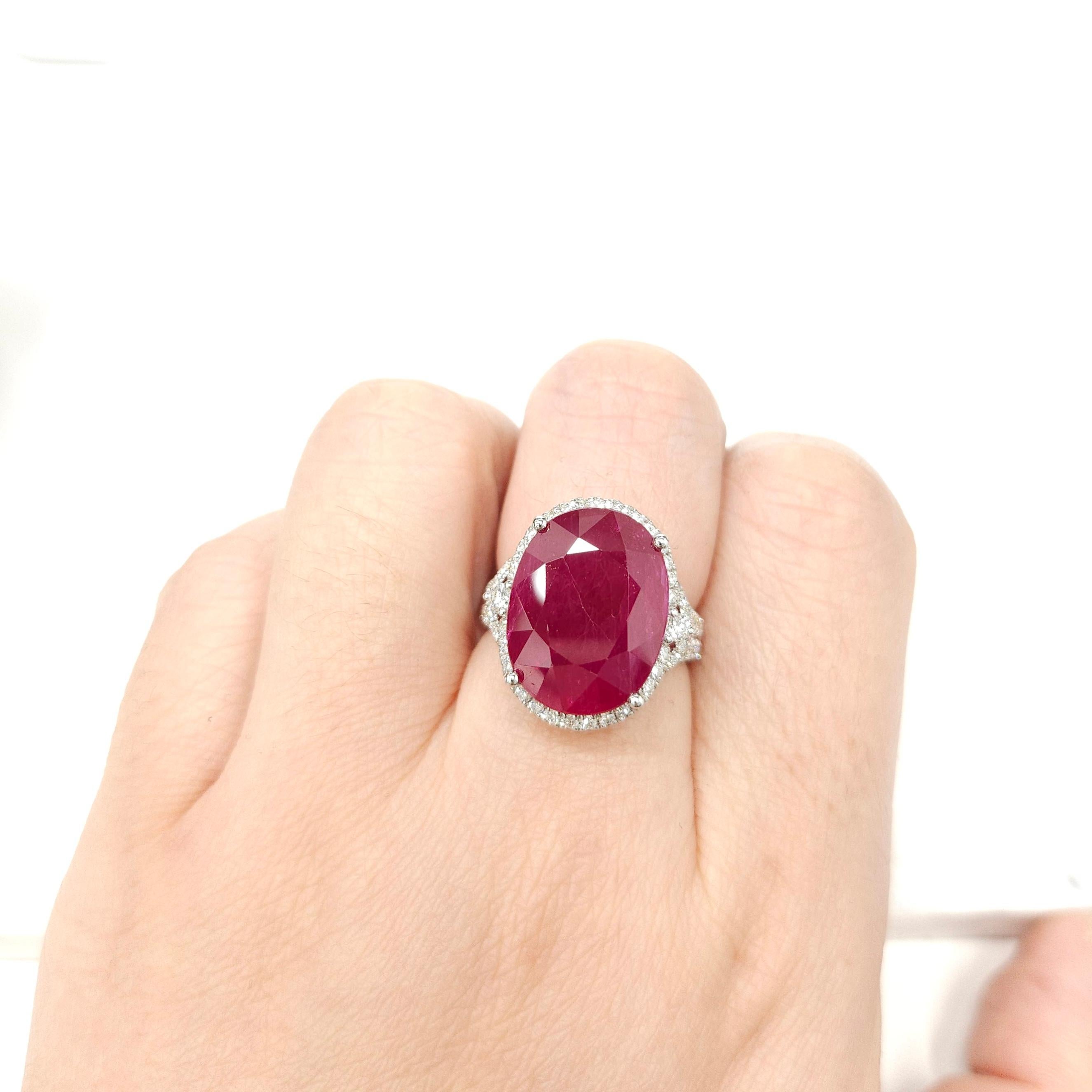 IGI Certified Rare 14.13 Carat Burma Ruby & Diamond Ring in 18K White Gold For Sale 9