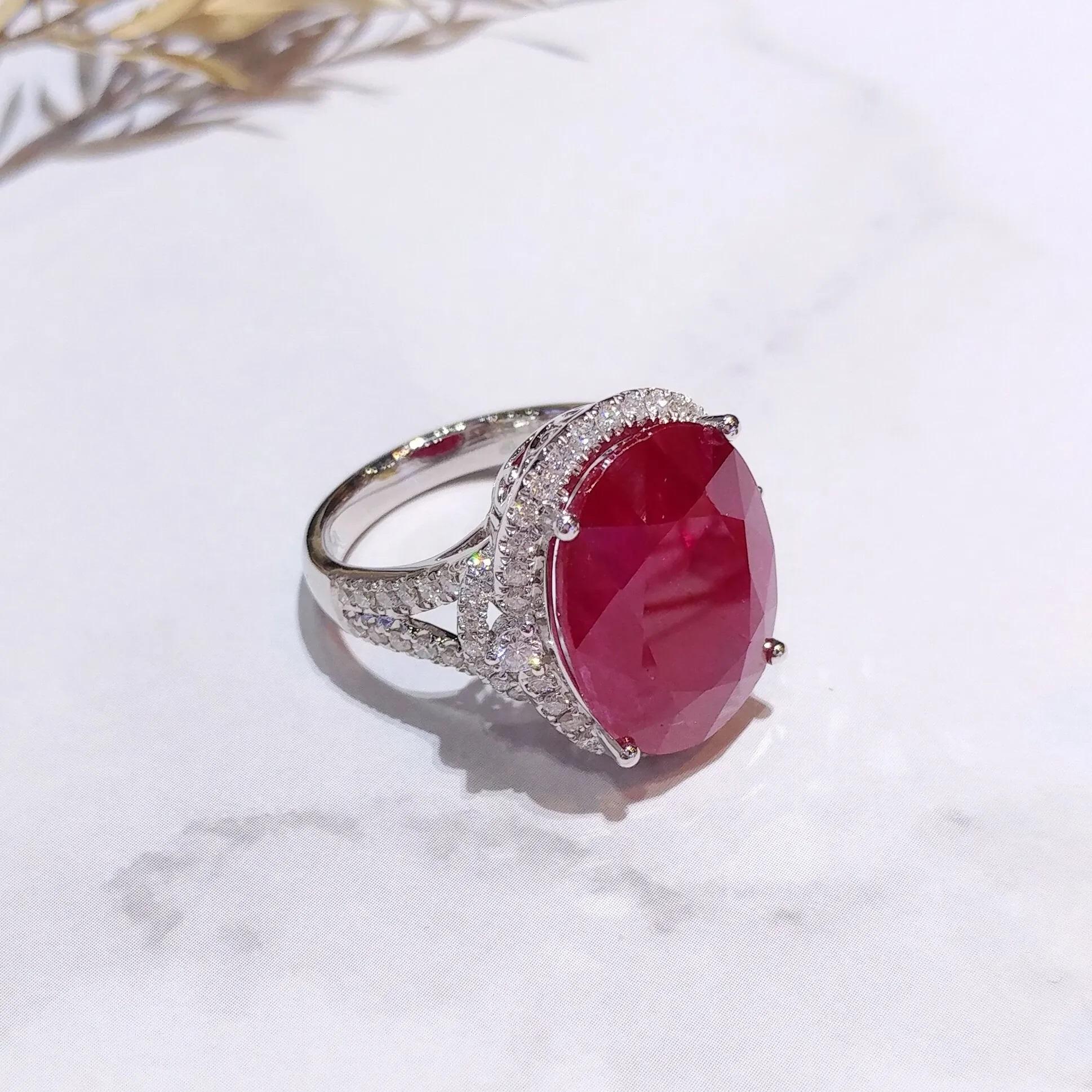 IGI Certified Rare 14.13 Carat Burma Ruby & Diamond Ring in 18K White Gold For Sale 4