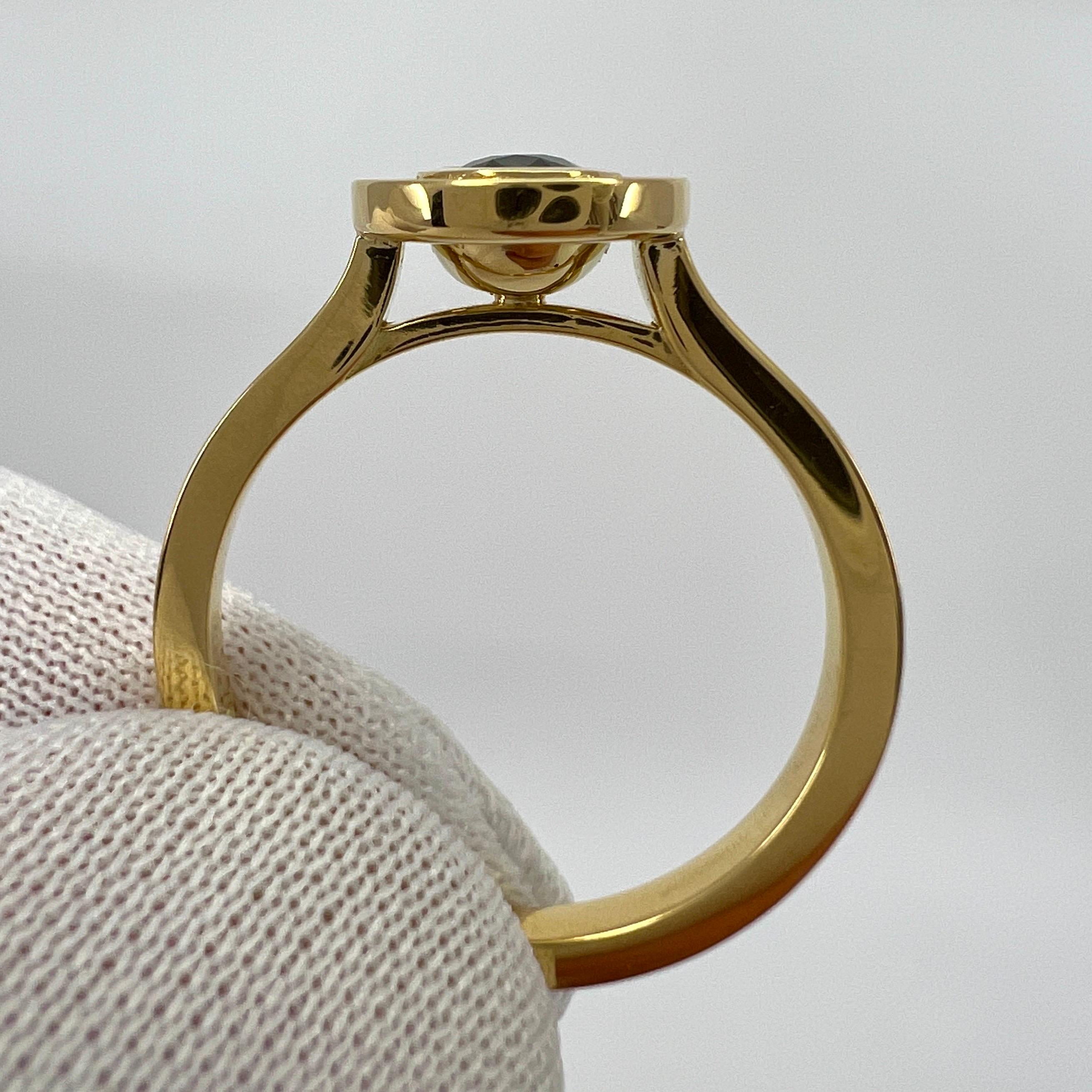 IGI Certified Unique Bi Colour Sapphire & Diamond 18k Yellow Gold Halo Ring 3