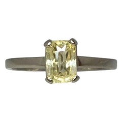 IGI Certified Untreated Ceylon 1.22ct Light Yellow Sapphire 14 Karat Gold Ring