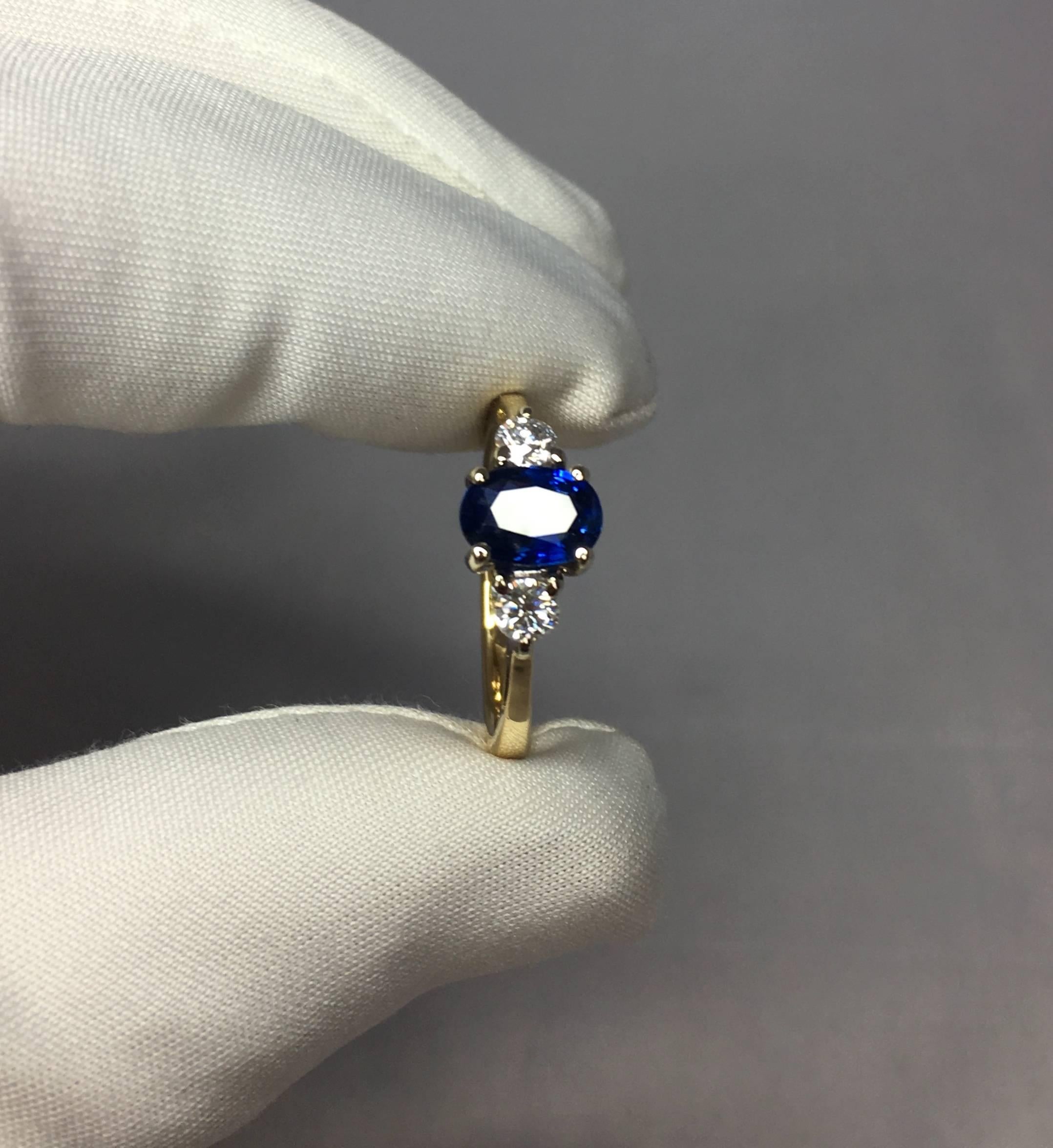 IGI Certified Untreated Ceylon Blue Sapphire Diamond Engagement Ring 1.00 Carat In New Condition In Birmingham, GB