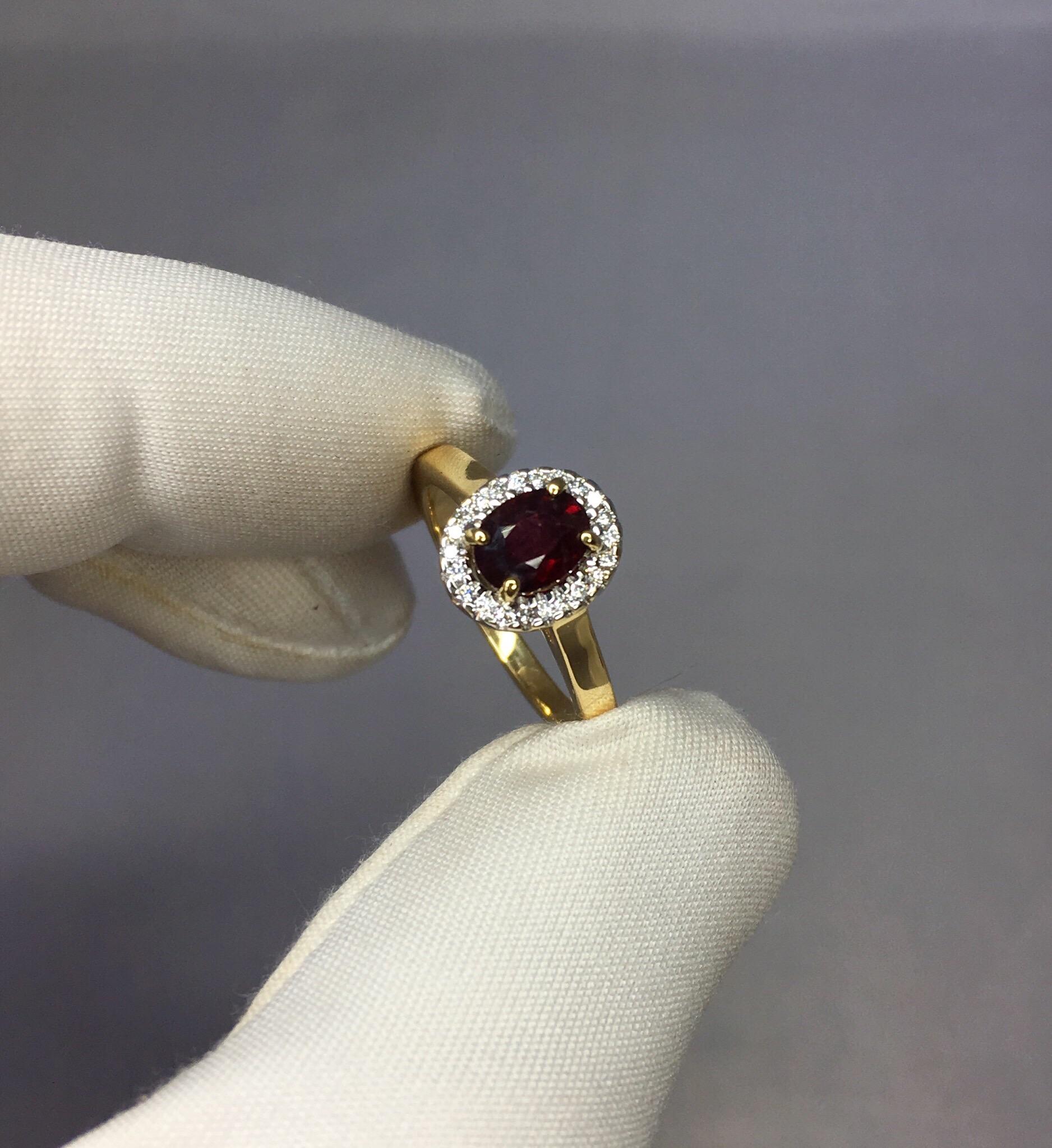 IGI Certified Untreated Deep Red Ruby and Diamond 18 Karat Halo Cluster Ring In New Condition In Birmingham, GB