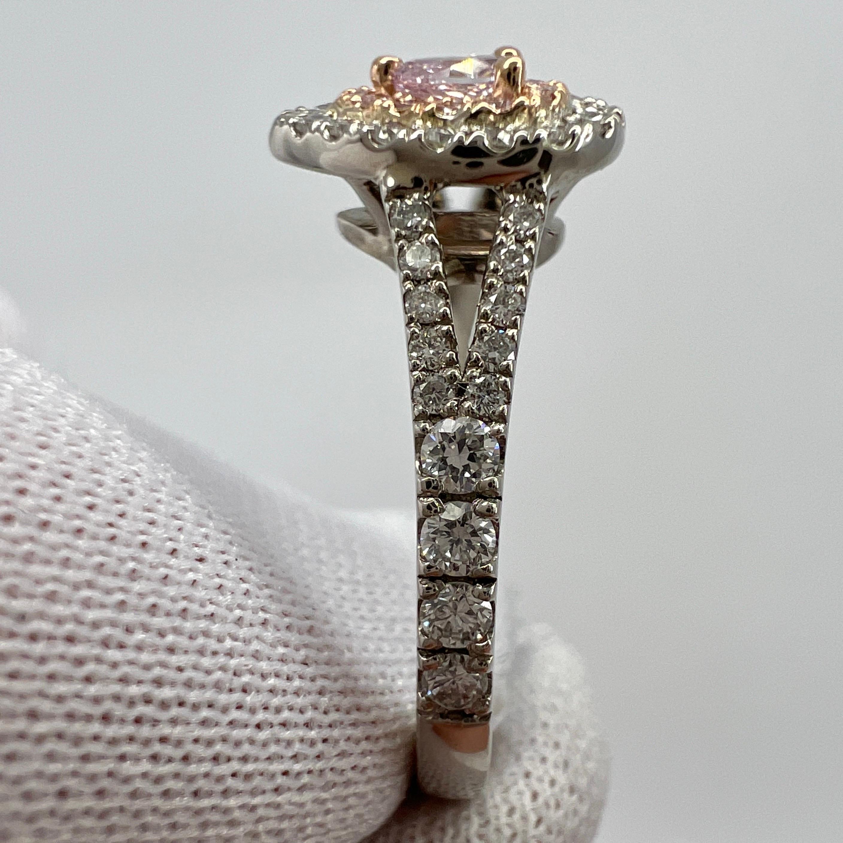 Bague halo en or rose et blanc 18 carats avec diamants non traités certifiés IGI en vente 2