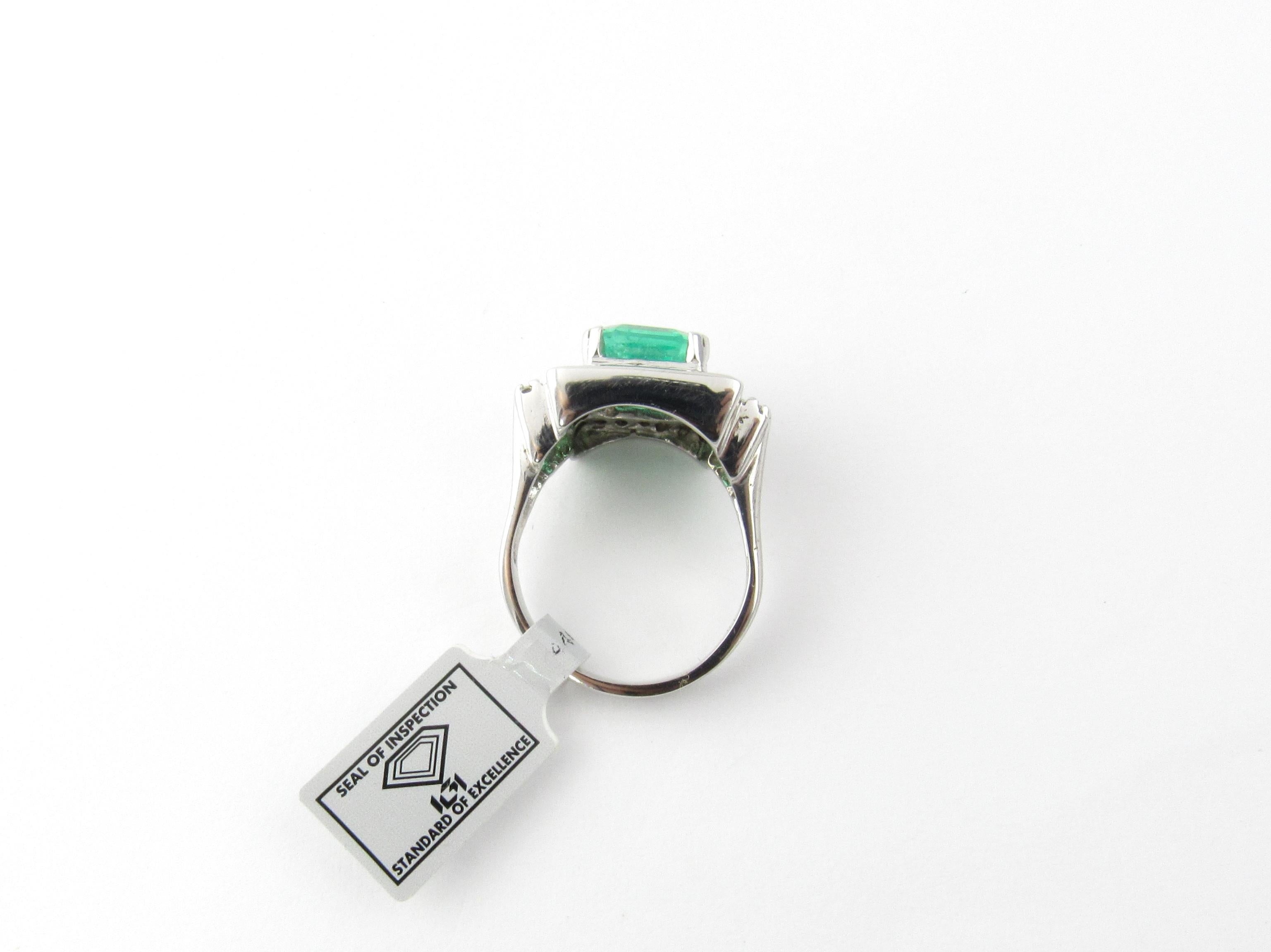 Square Cut IGI Certified Vintage 17K and 14K White Gold Natural Square Emerald and Diamond For Sale