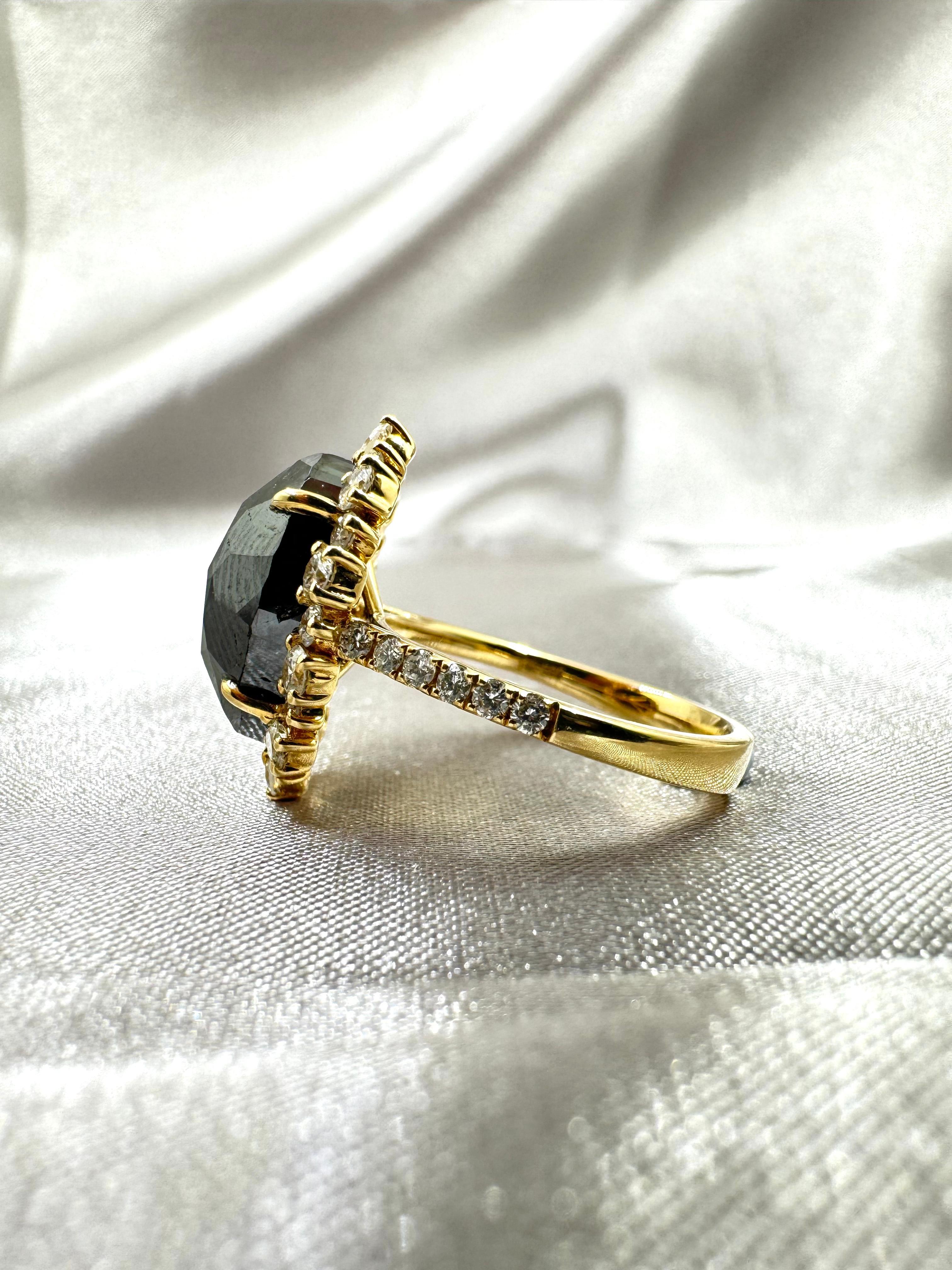 Rose Cut IGI CERTIFIED Vintage 5.70 Carat Black Diamond Ring in 14 Karat Yellow Gold For Sale