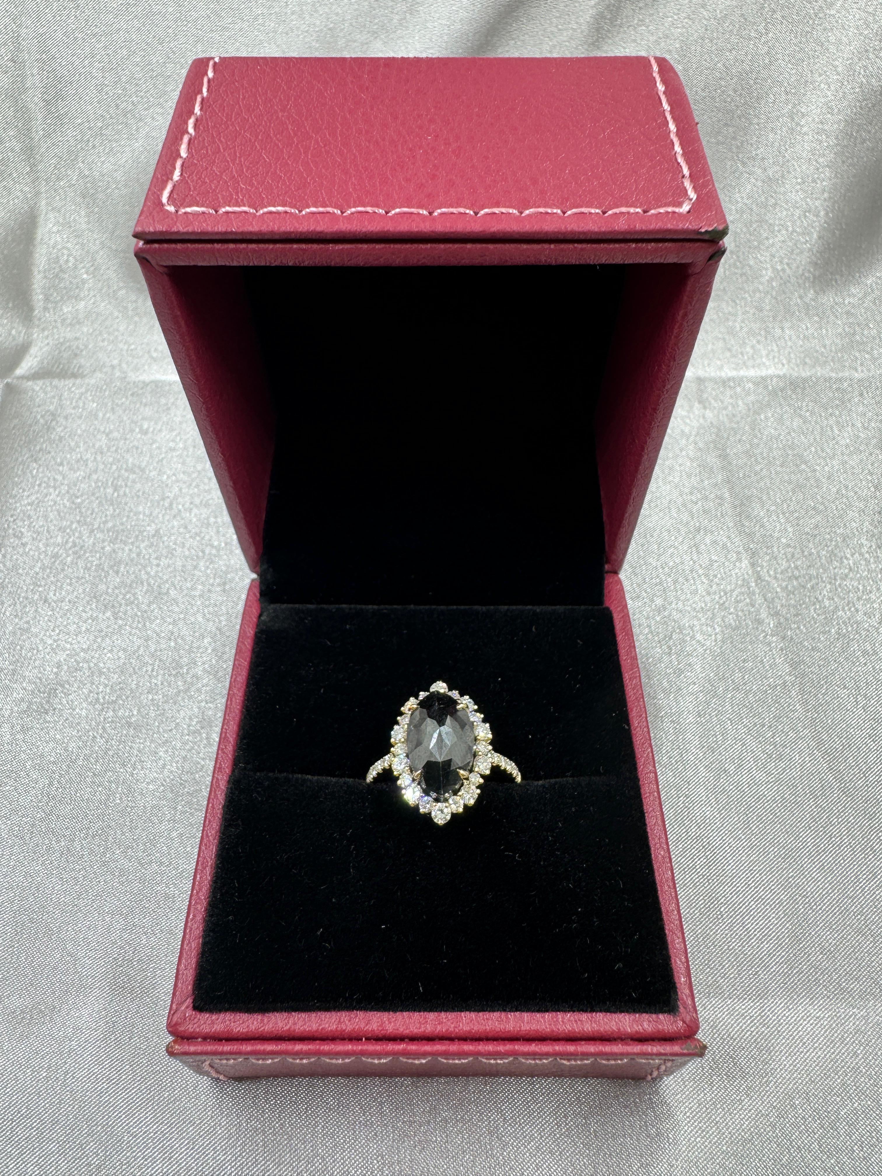 IGI CERTIFIED Vintage 5.70 Carat Black Diamond Ring in 14 Karat Yellow Gold For Sale 3