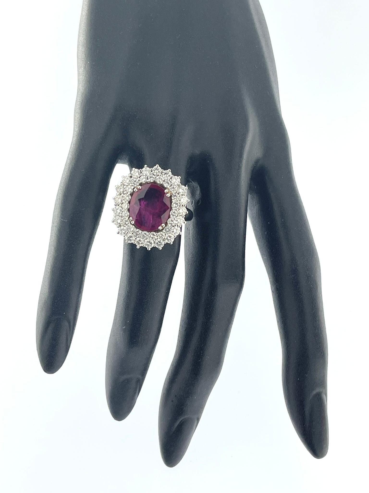 IGI Certified White Gold Diamonds and 3.40ct Ruby Cocktail Ring  For Sale 6