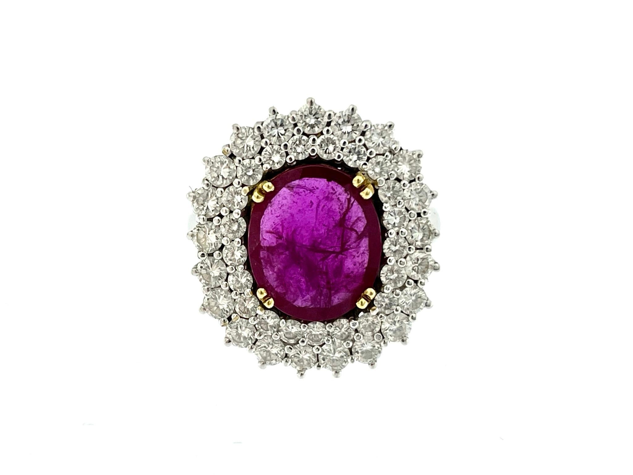 IGI Certified White Gold Diamonds and 3.40ct Ruby Cocktail Ring  In Excellent Condition For Sale In Esch-Sur-Alzette, LU