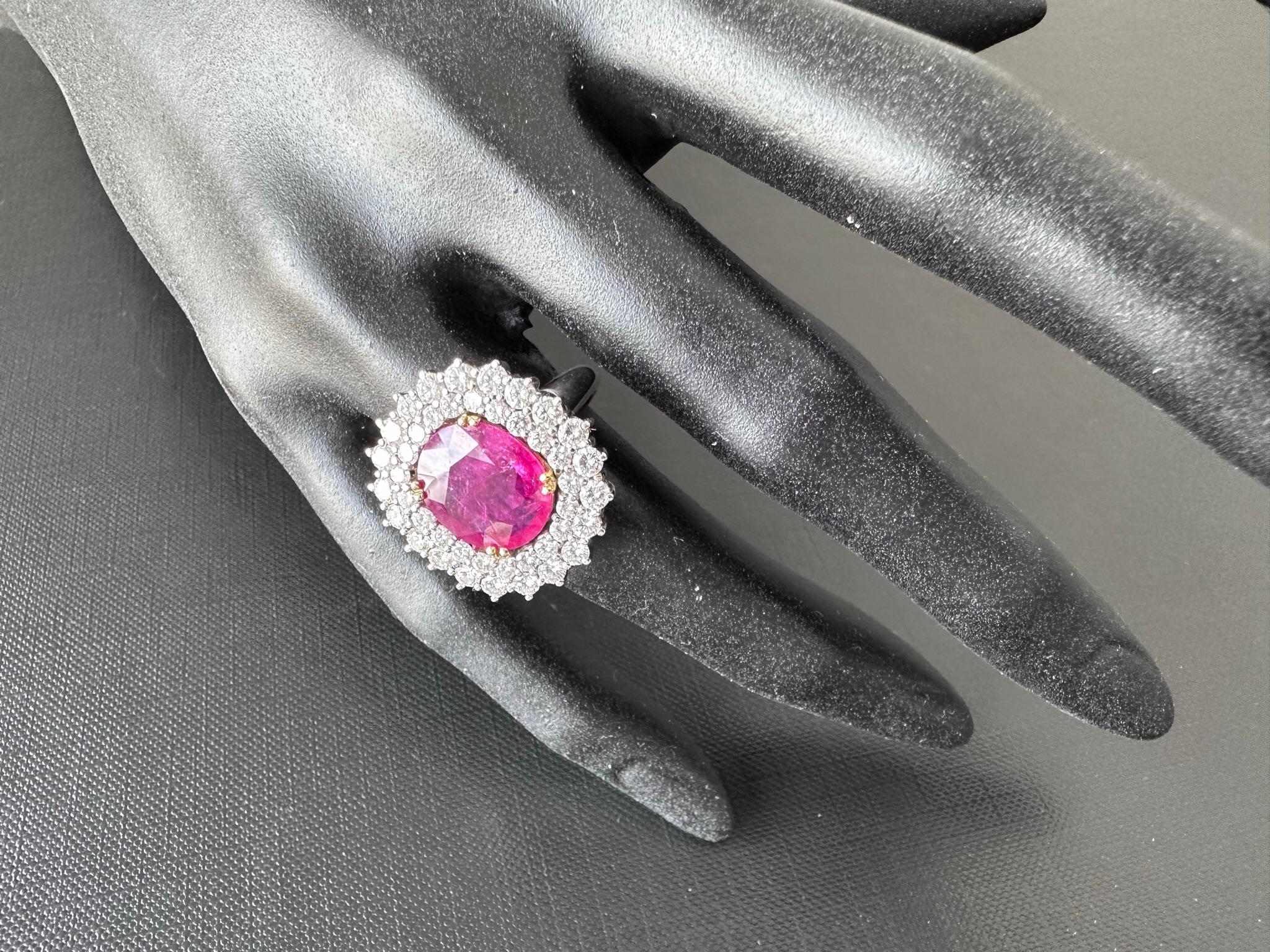 IGI Certified White Gold Diamonds and 3.40ct Ruby Cocktail Ring  For Sale 2